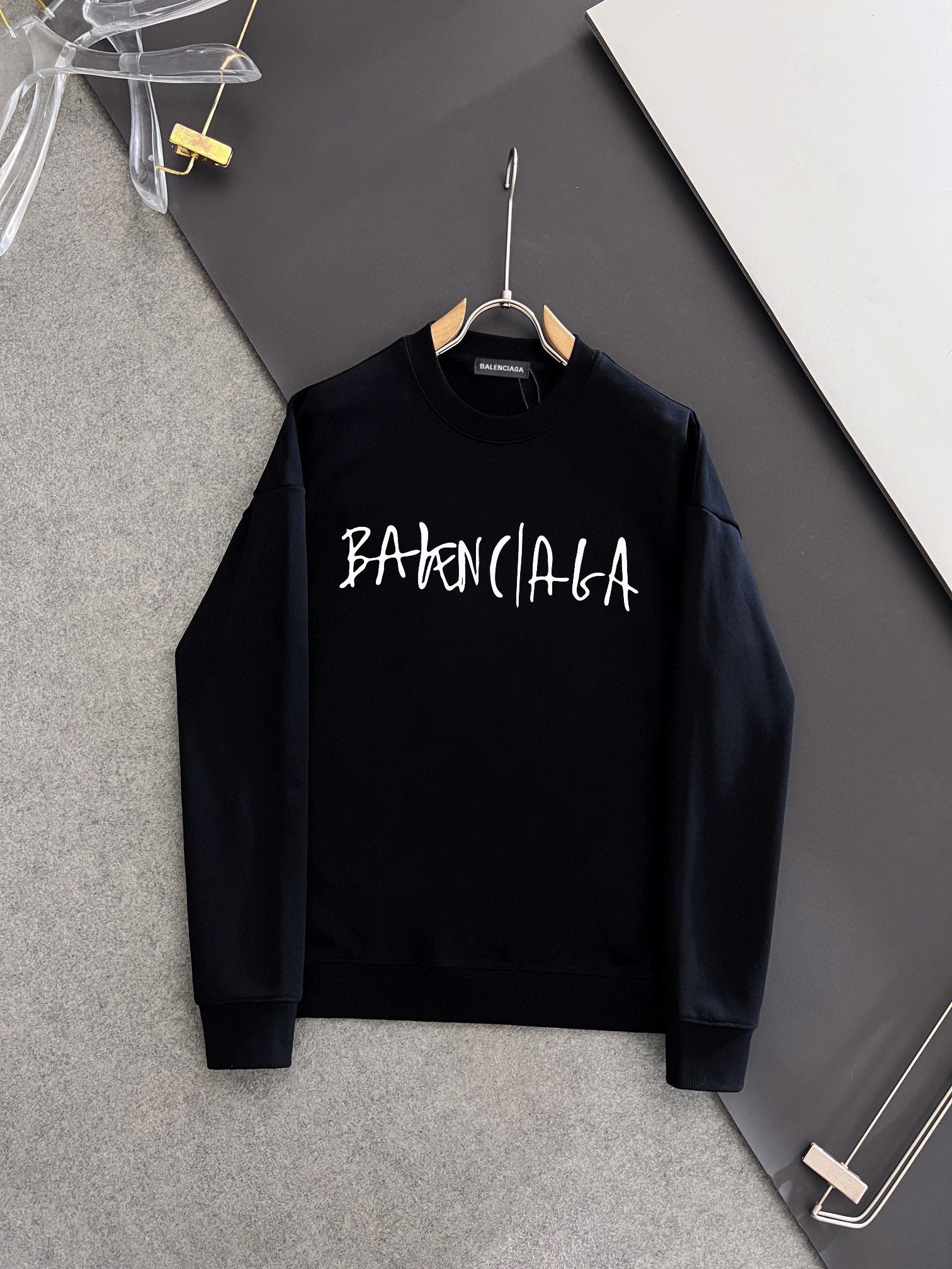 BALENCIAGA 秋冬新款衛衣 - 定番のスタイルと高品質な素材