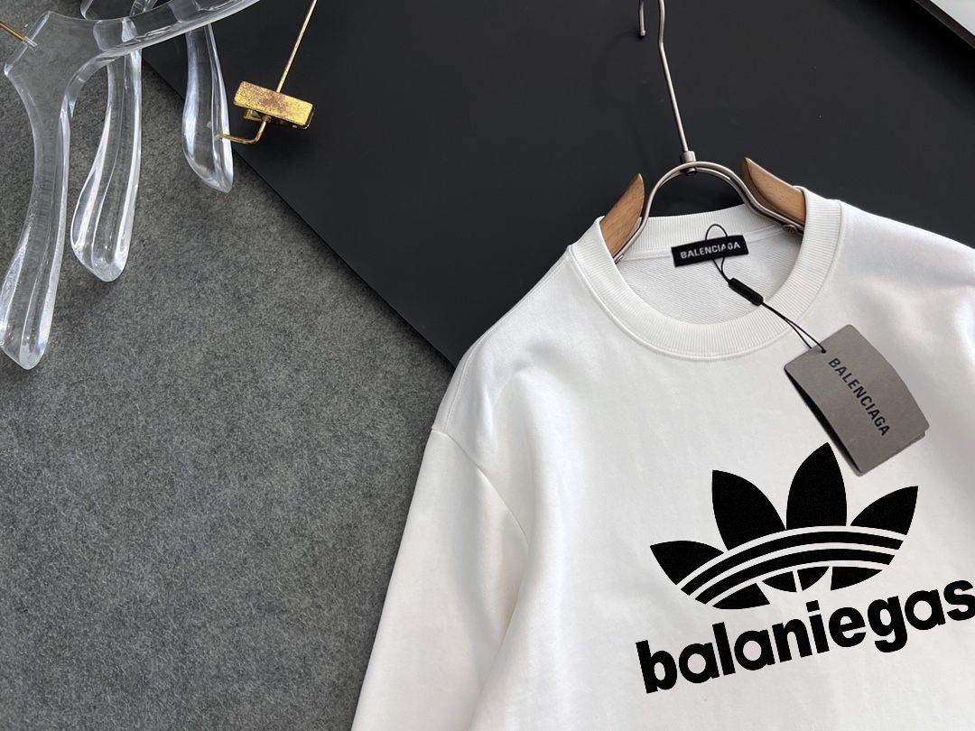 BALENCIAGA 秋冬新作 スウェットシャツ 男女兼用 クラシックデザイン