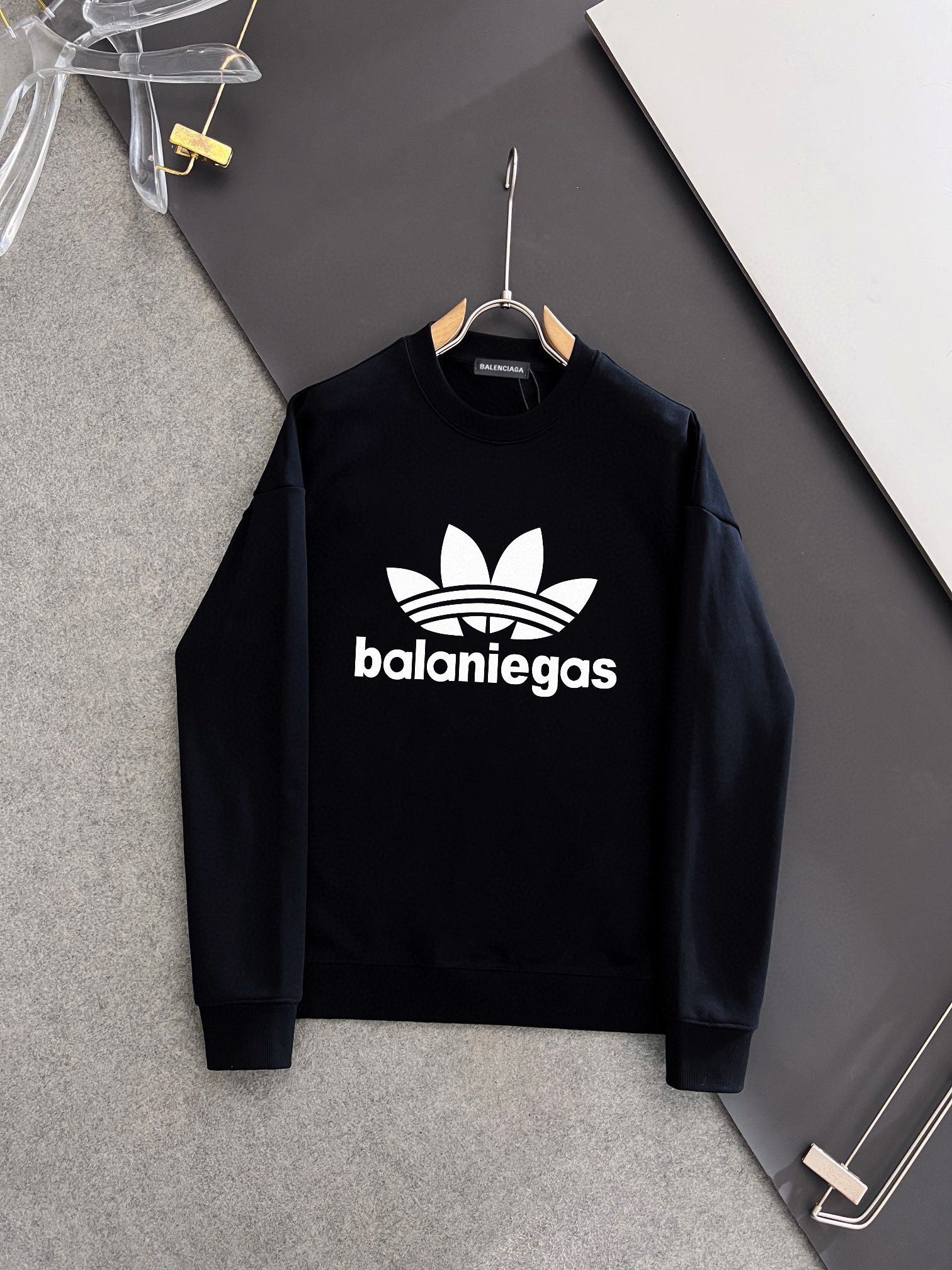 BALENCIAGA 秋冬新款衛衣 定番デザイン 男女兼用