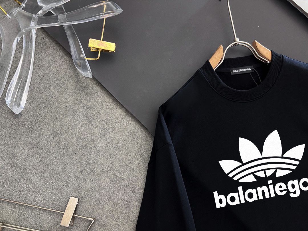 BALENCIAGA 秋冬新款衛衣 定番デザイン 男女兼用