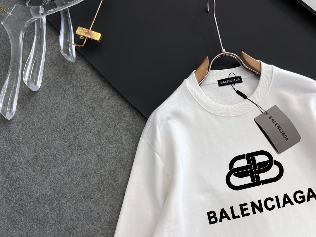 BALENCIAGA 秋冬新款衛衣 - クラシックでスタイリッシュなデザイン