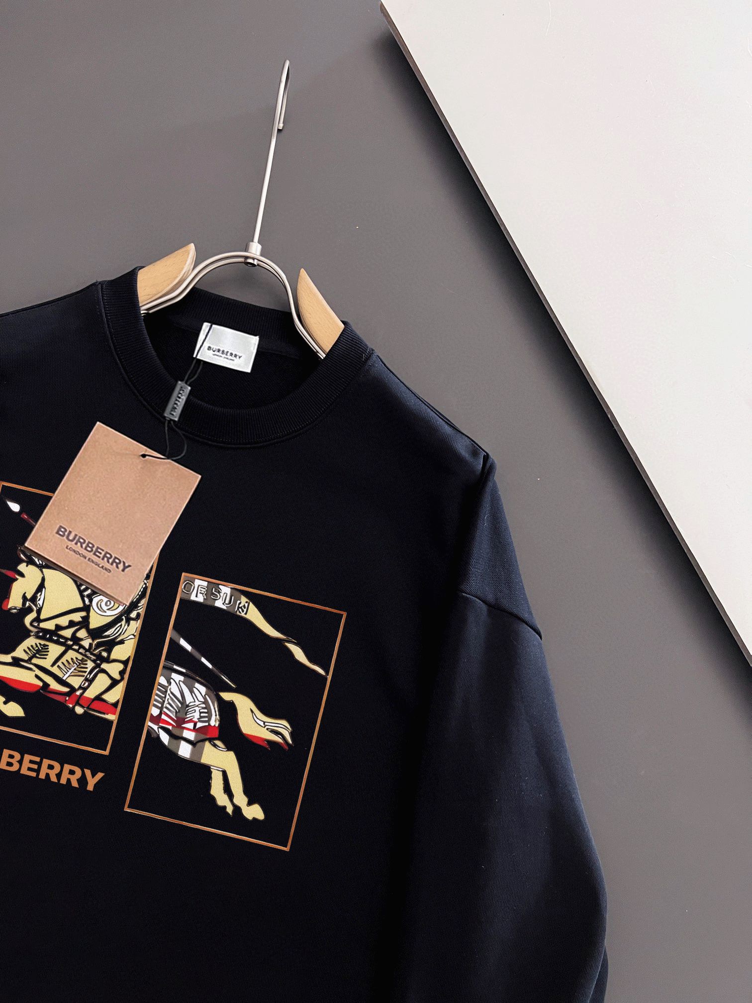 BURBERRY 巴宝莉 秋冬新款衛衣 クラシックデザイン 男女兼用