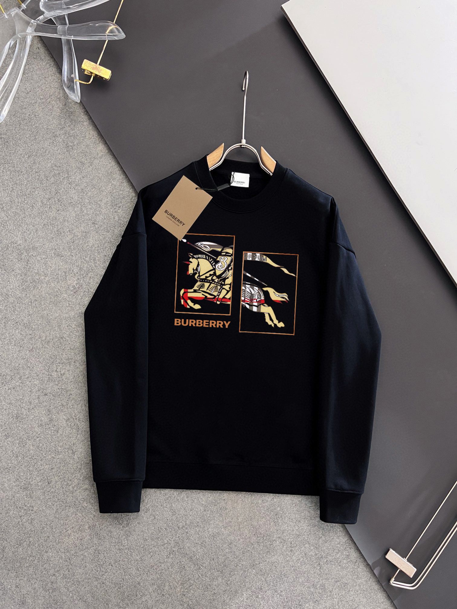 BURBERRY 巴宝莉 秋冬新款衛衣 クラシックデザイン 男女兼用