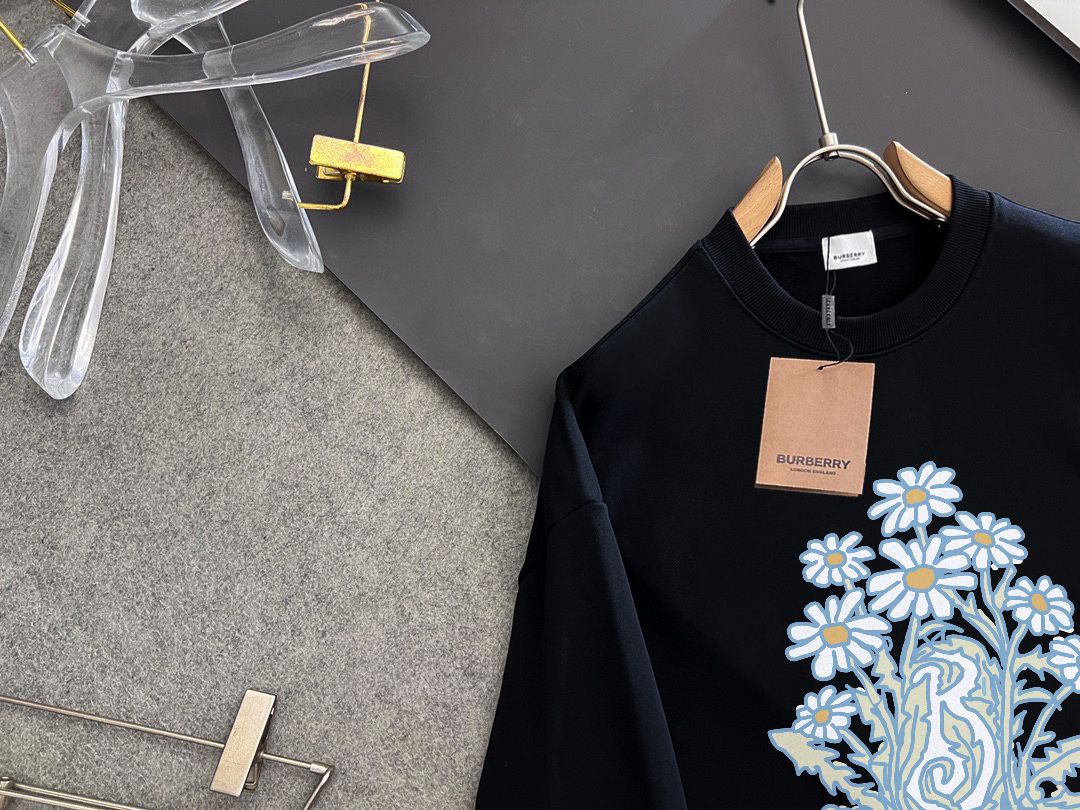 BURBERRY 巴宝莉 秋冬新款衛衣 クラシックデザイン 微広男女兼用