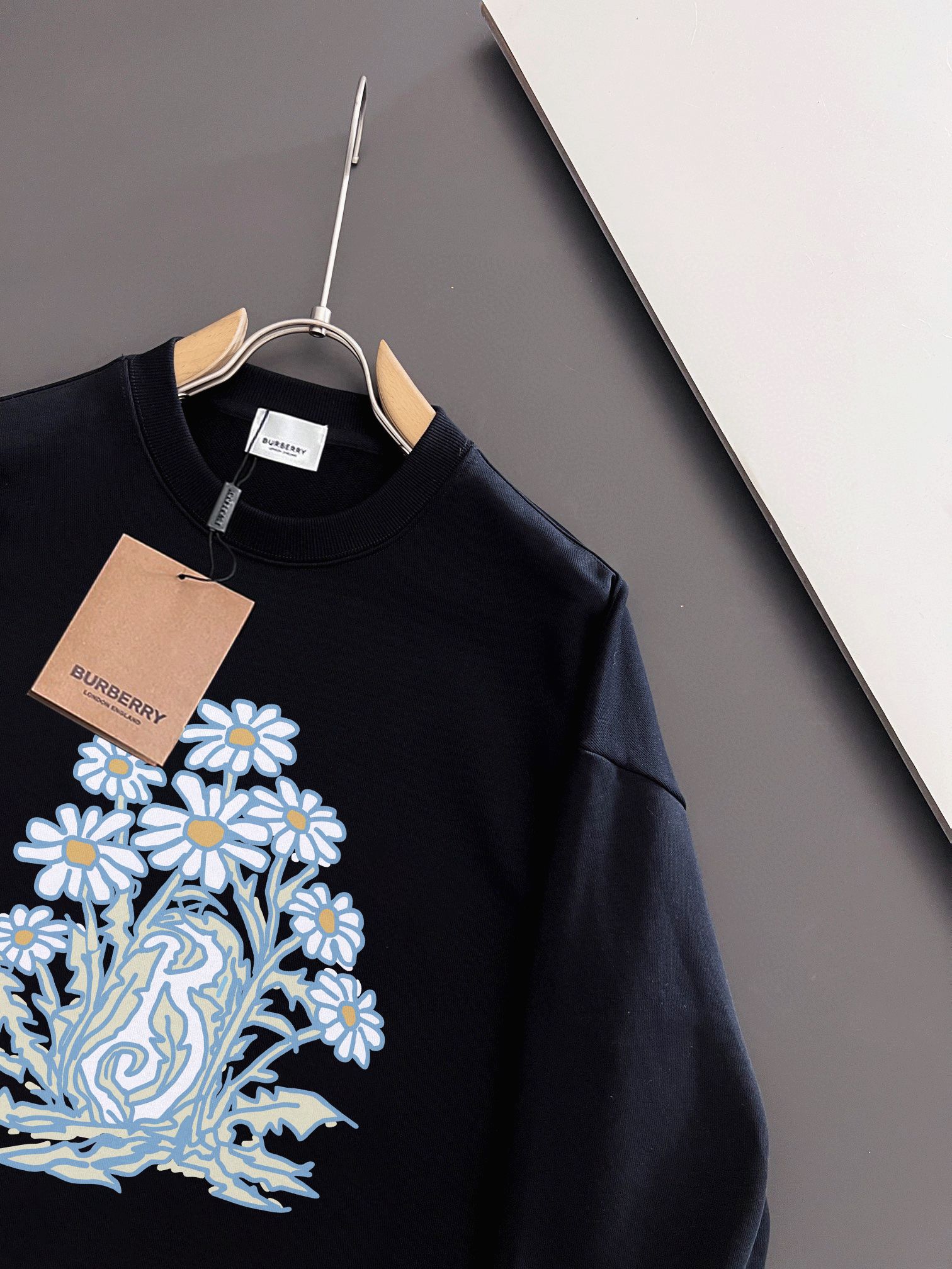 BURBERRY 巴宝莉 秋冬新款衛衣 クラシックデザイン 微広男女兼用