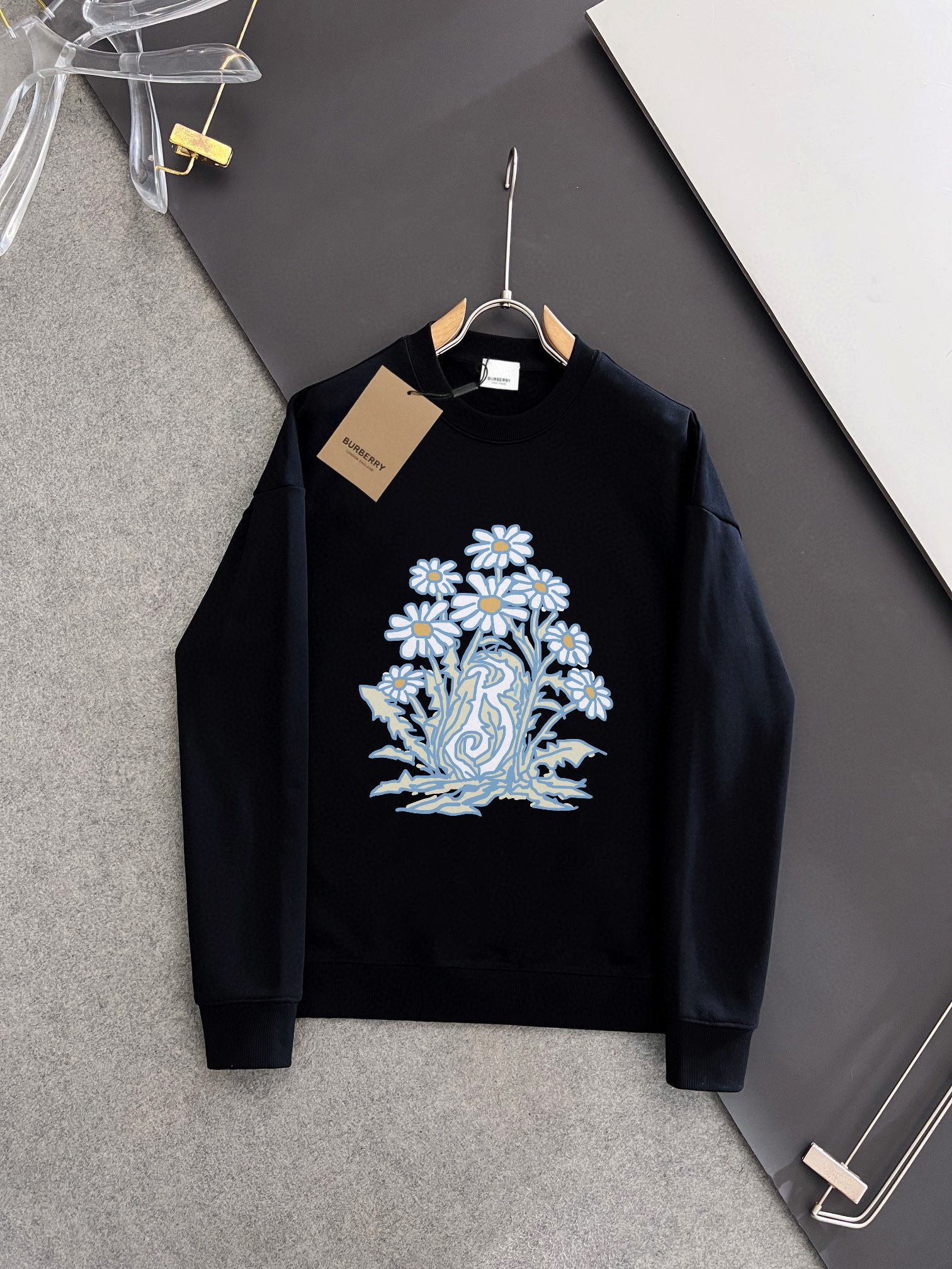 BURBERRY 巴宝莉 秋冬新款衛衣 クラシックデザイン 微広男女兼用