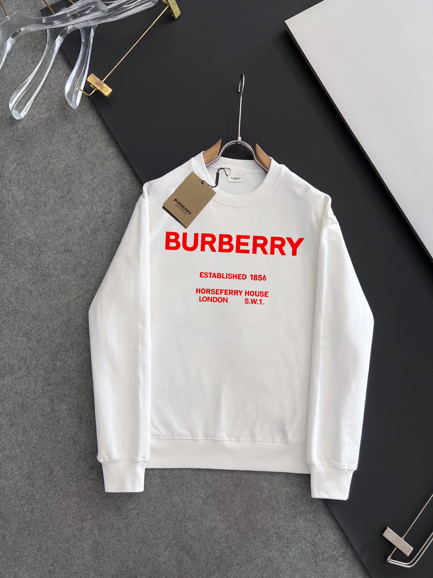 BURBERRY 巴宝莉 秋冬新款衛衣 クラシックなデザインと高品質な素材