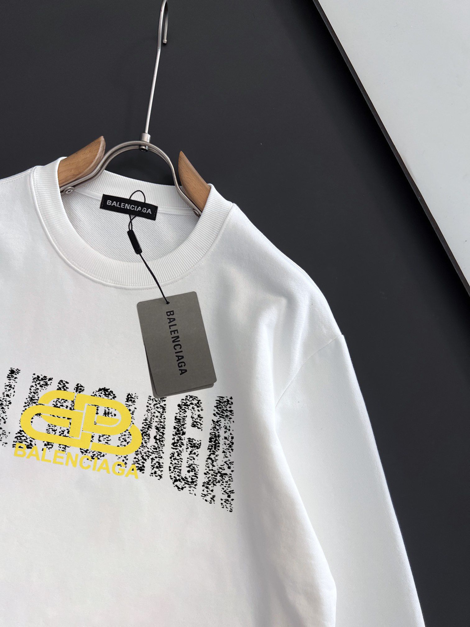 BALENCIAGA 秋冬新作衛衣 - クラシックなデザインと高品質素材