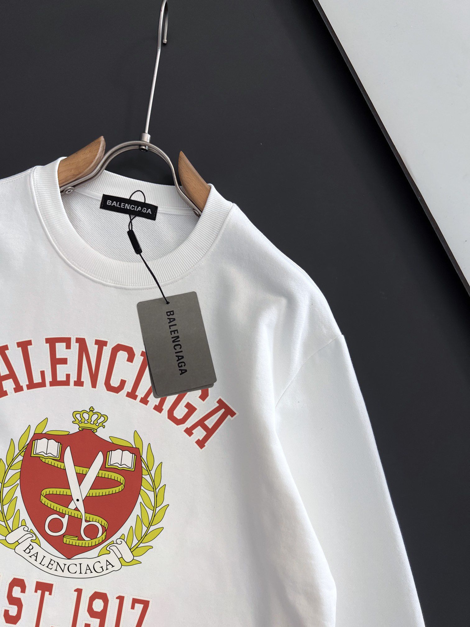 BALENCIAGA 秋冬新款衛衣 - クラシックなデザインと高品質素材