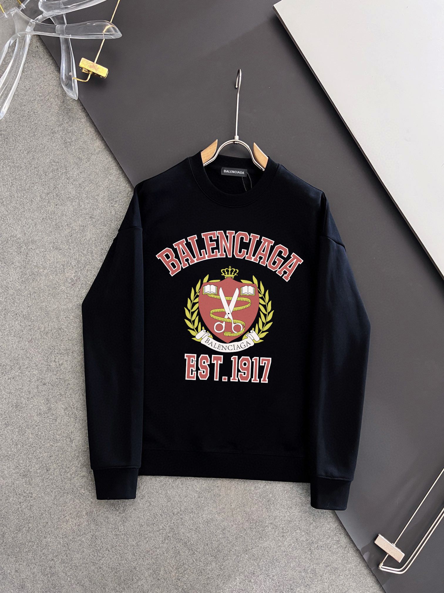 BALENCIAGA 秋冬新款衛衣 - クラシックなスタイルと高品質素材