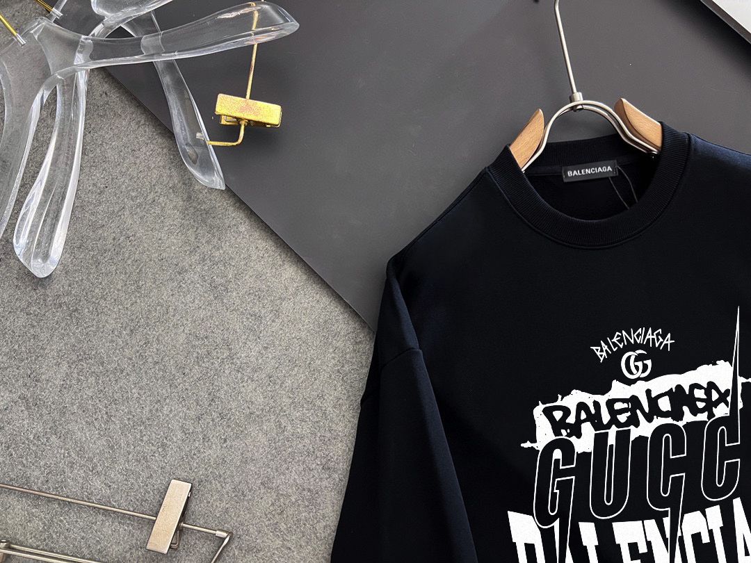 BALENCIAGA 秋冬新作 スウェットシャツ 男女共通 微広シルエット
