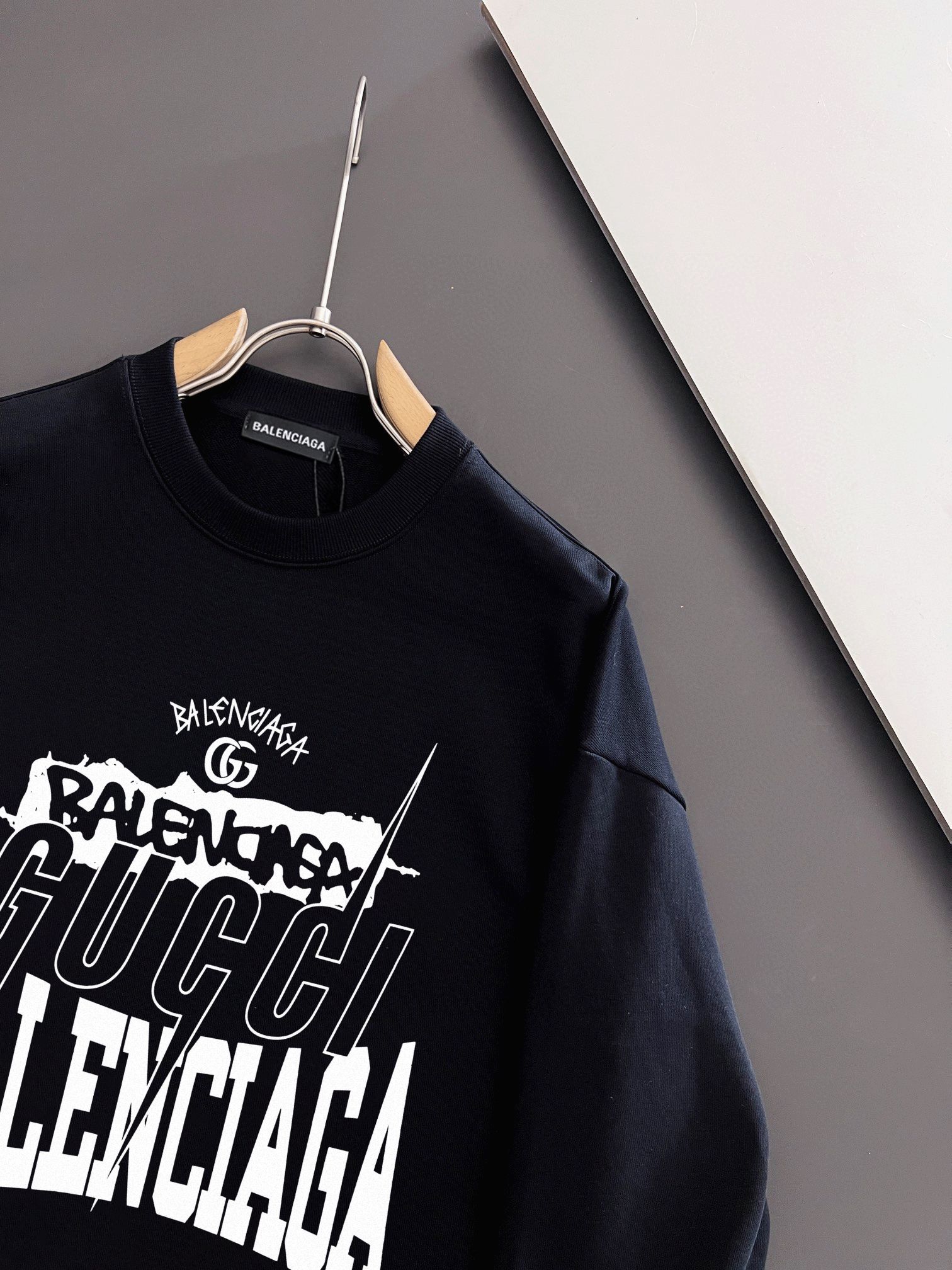 BALENCIAGA 秋冬新作 スウェットシャツ 男女共通 微広シルエット