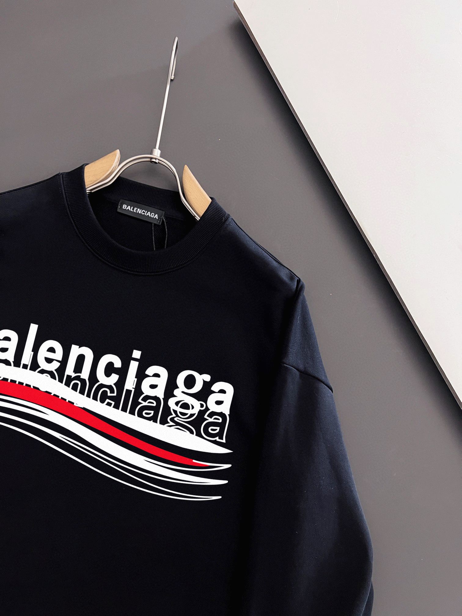 BALENCIAGA 秋冬新款衛衣 - クラシックでスタイリッシュなデザイン