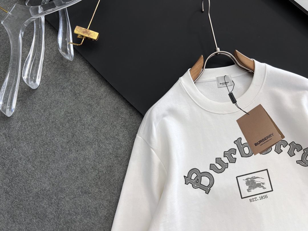 BURBERRY 巴宝莉 秋冬新款衛衣 - 定番のスタイルと高品質な素材