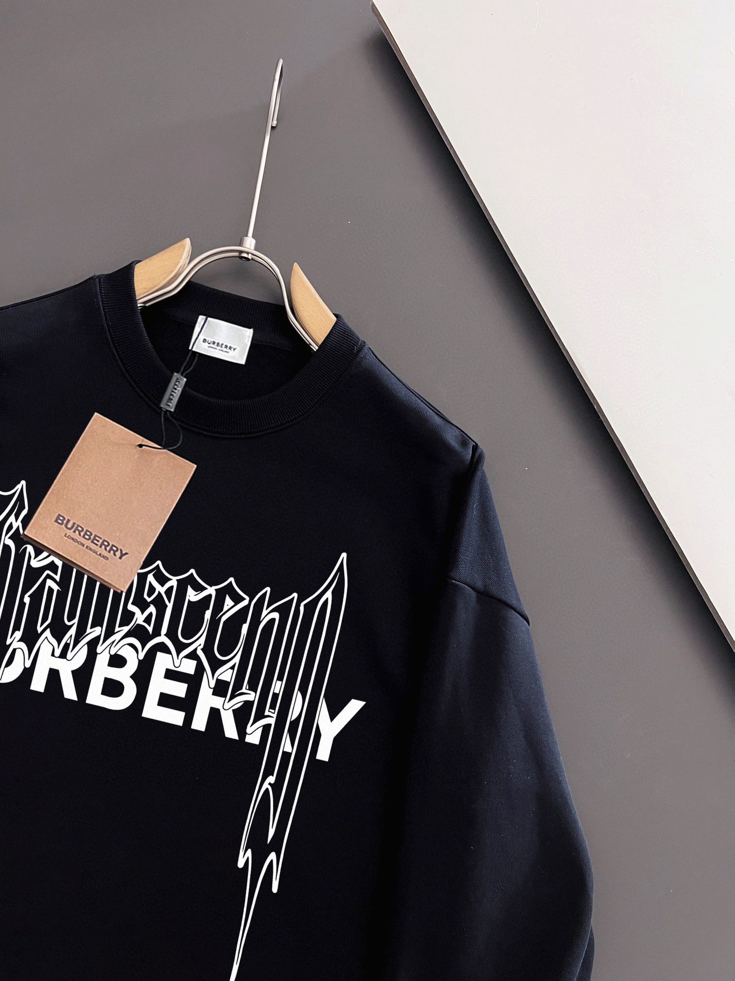 BURBERRY 巴宝莉 秋冬新款衛衣 誰もが愛するクラシックスタイル