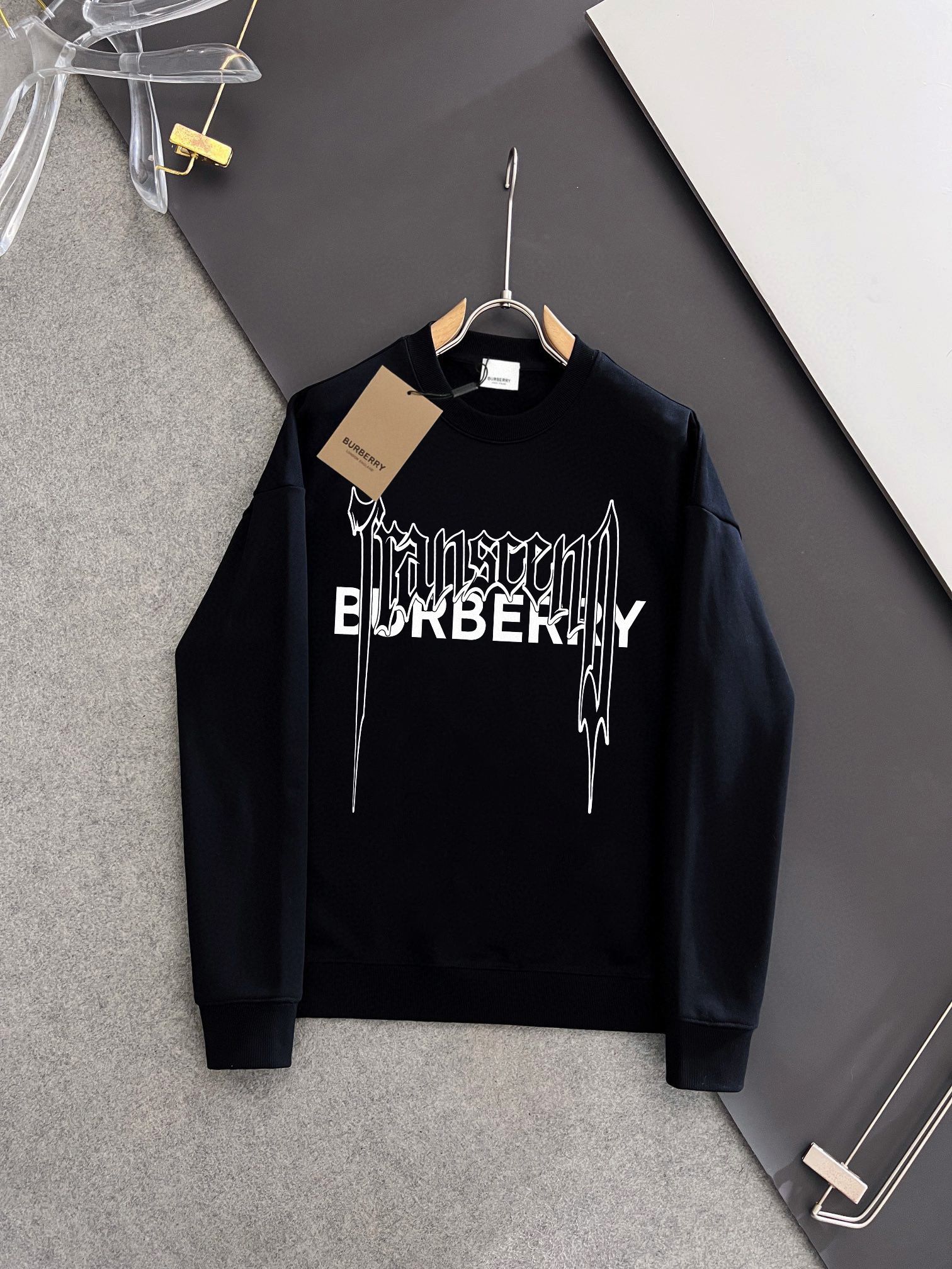 BURBERRY 巴宝莉 秋冬新款衛衣 誰もが愛するクラシックスタイル