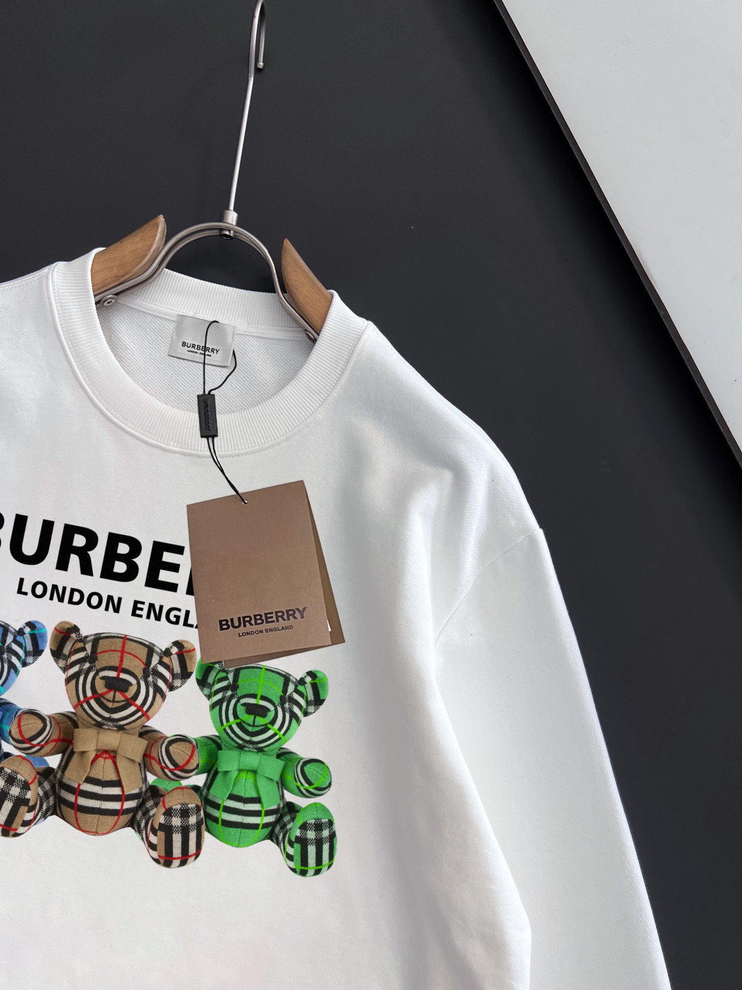 BURBERRY 巴宝莉 秋冬新款衛衣 クラシックなデザインと高品質な素材