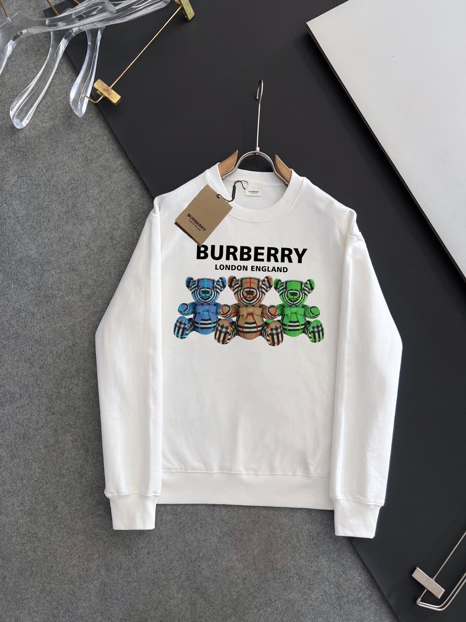 BURBERRY 巴宝莉 秋冬新款衛衣 クラシックなデザインと高品質な素材