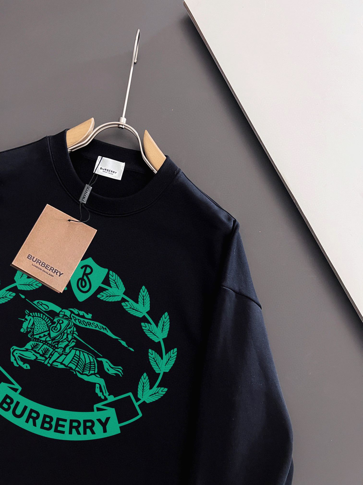 BURBERRY 巴宝莉 秋冬新款衛衣 定番デザインと高品質素材