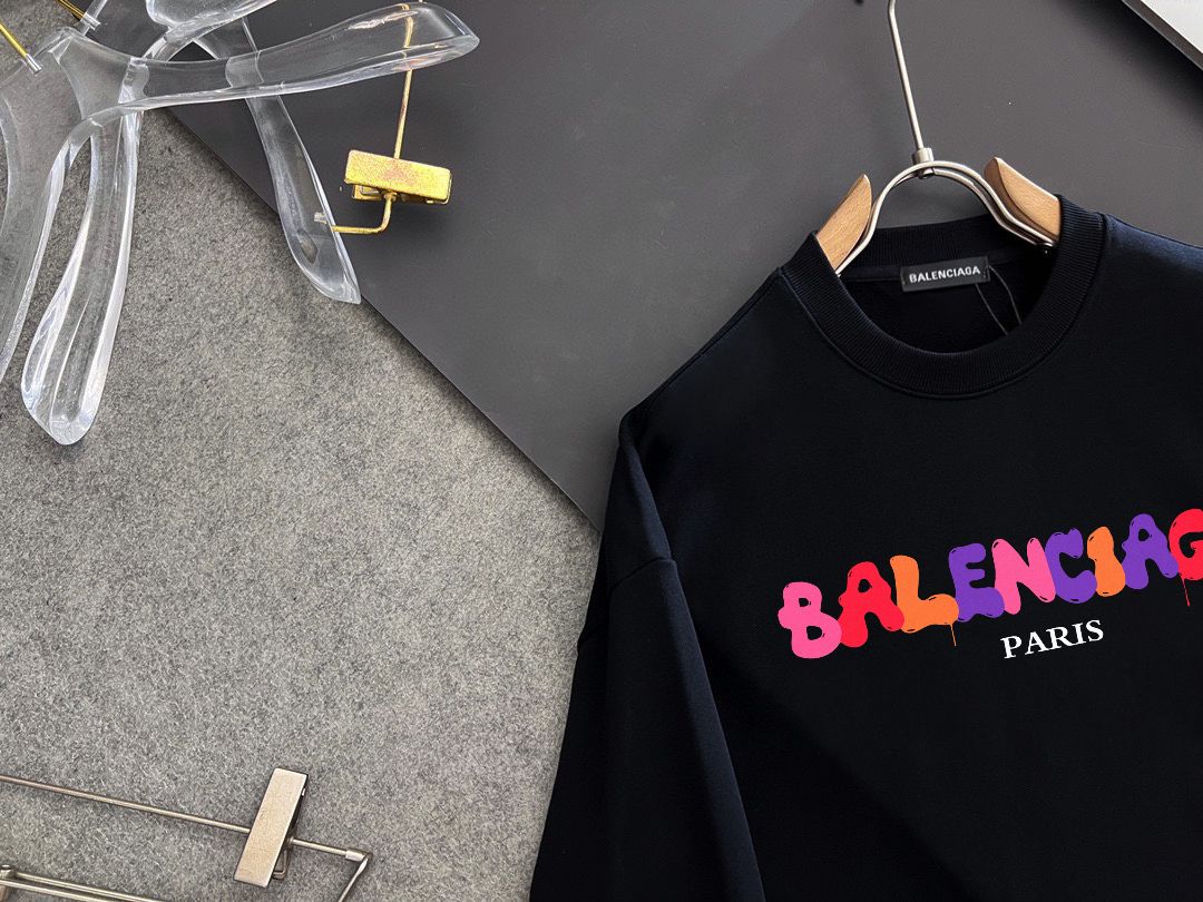 BALENCIAGA パリ世家 秋冬新款衛衣 男女共用 微広めデザイン