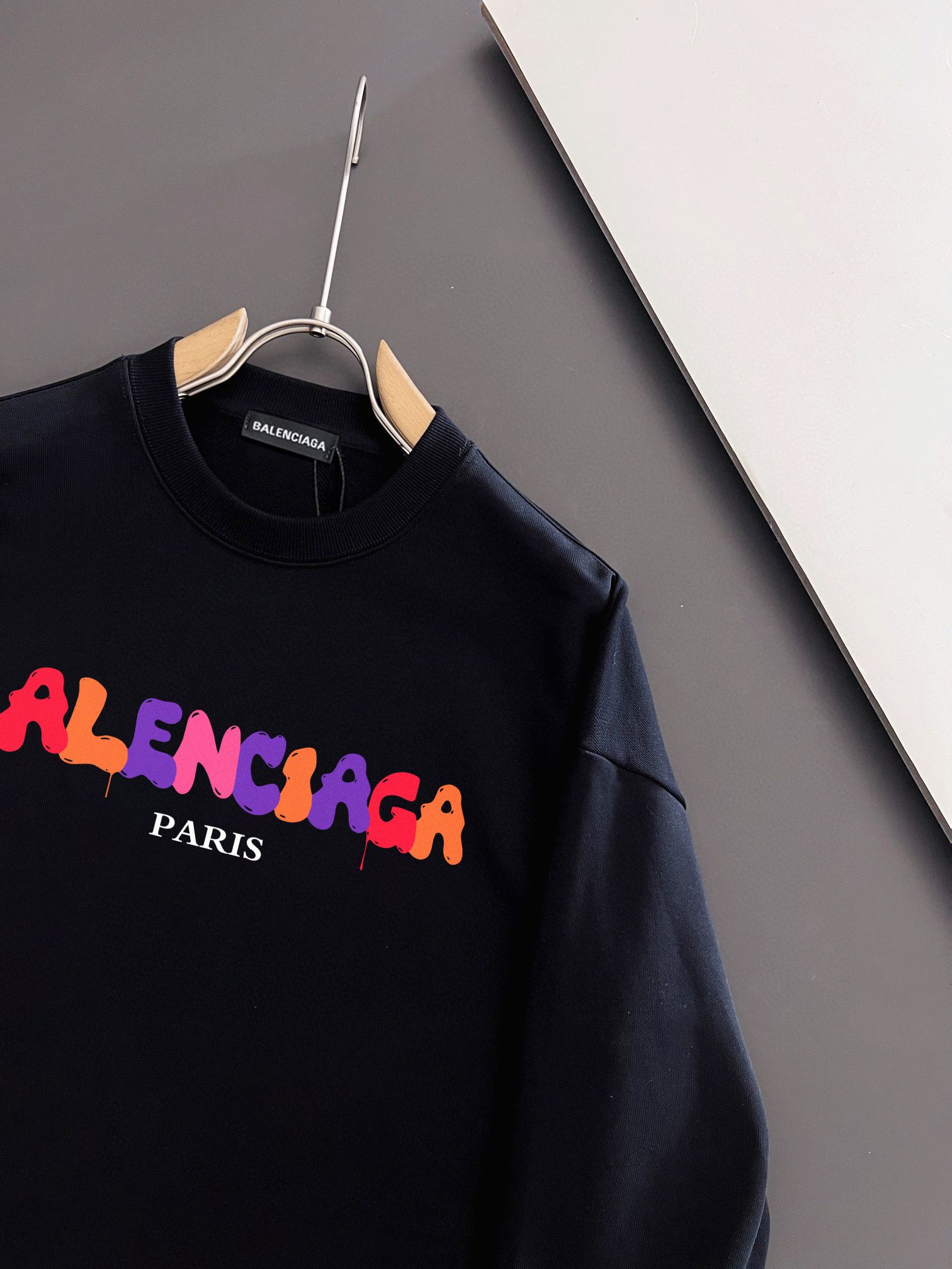 BALENCIAGA パリ世家 秋冬新款衛衣 男女共用 微広めデザイン