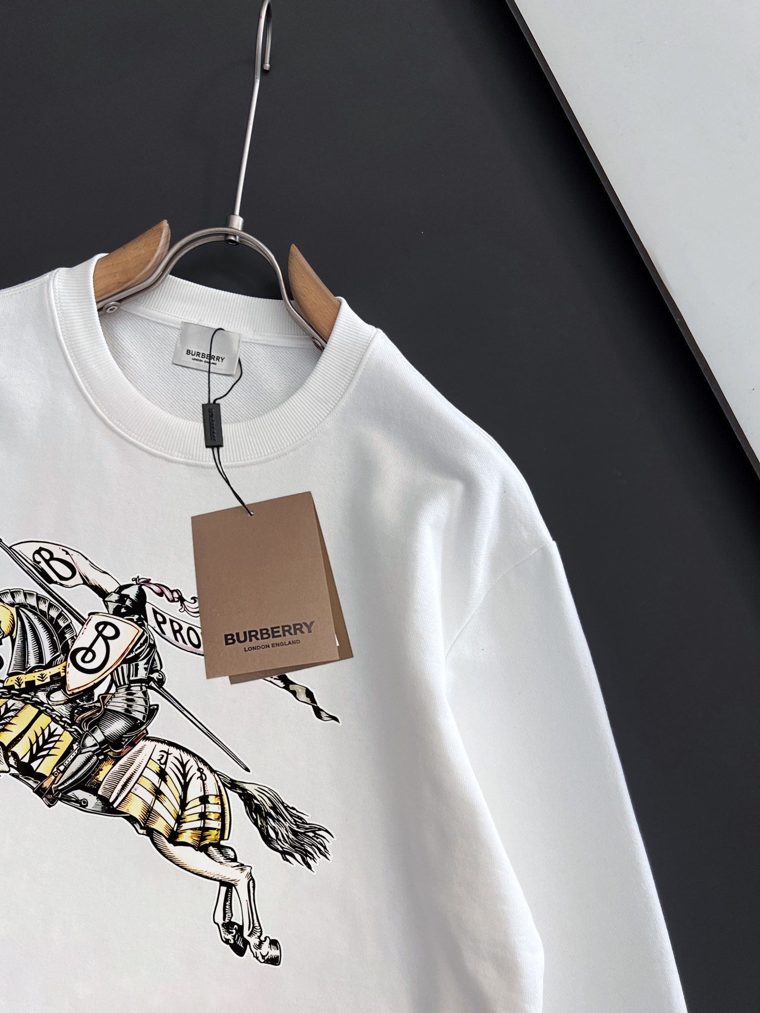 BURBERRY 巴宝莉 秋冬新款衛衣 クラシックデザインとトレンドを融合