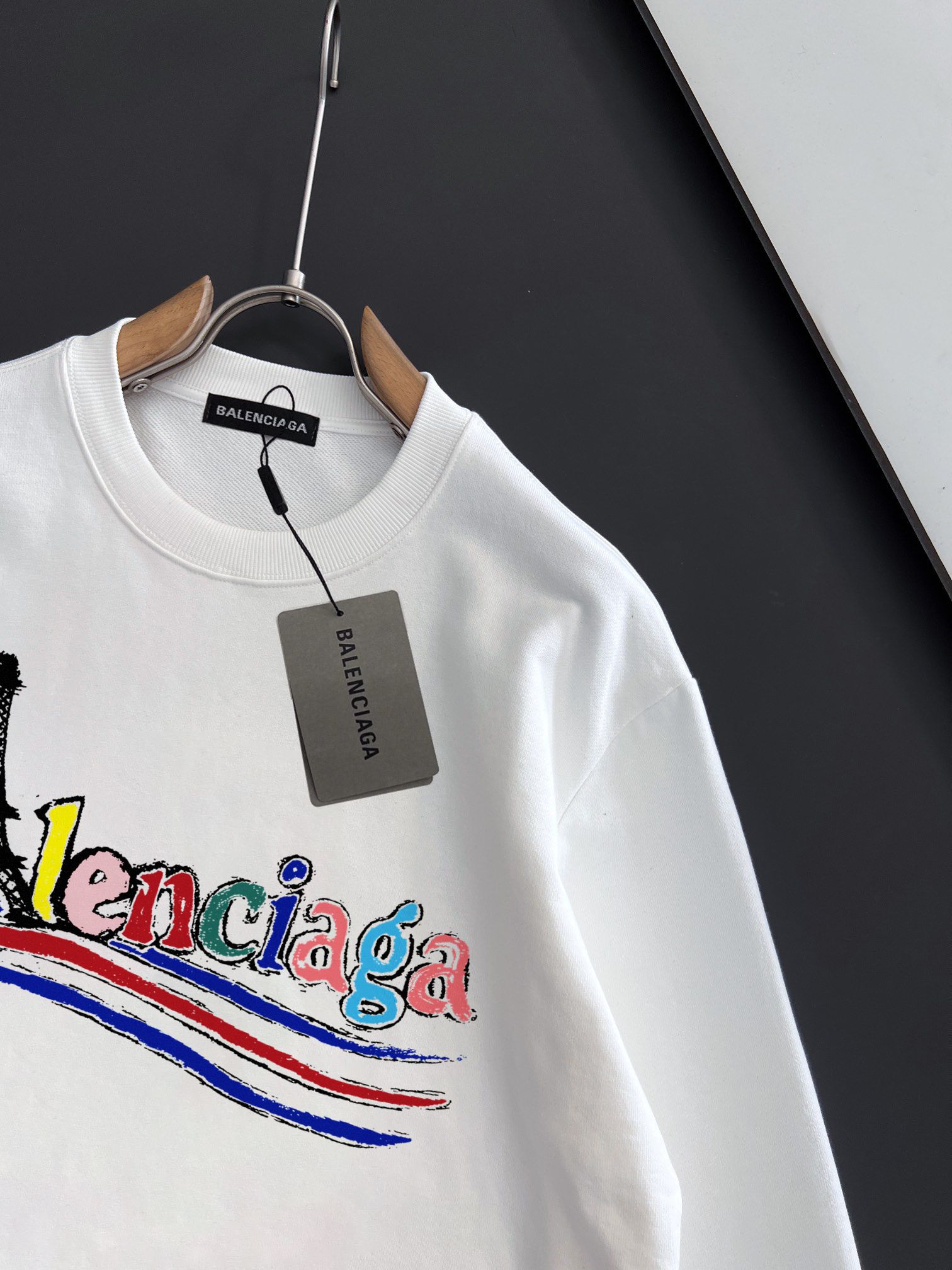 BALENCIAGA 秋冬新作衛衣 - クラシックなデザインと高品質素材