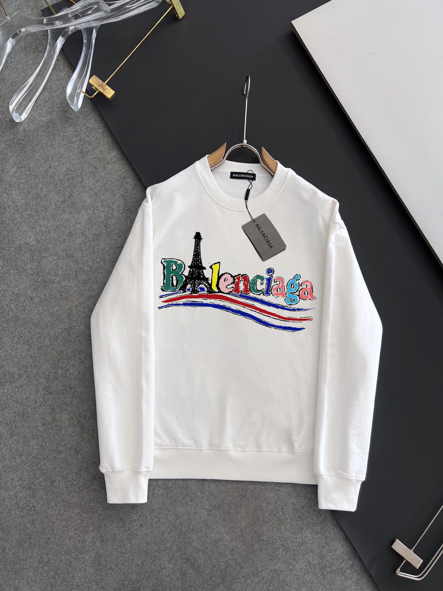 BALENCIAGA 秋冬新作衛衣 - クラシックなデザインと高品質素材