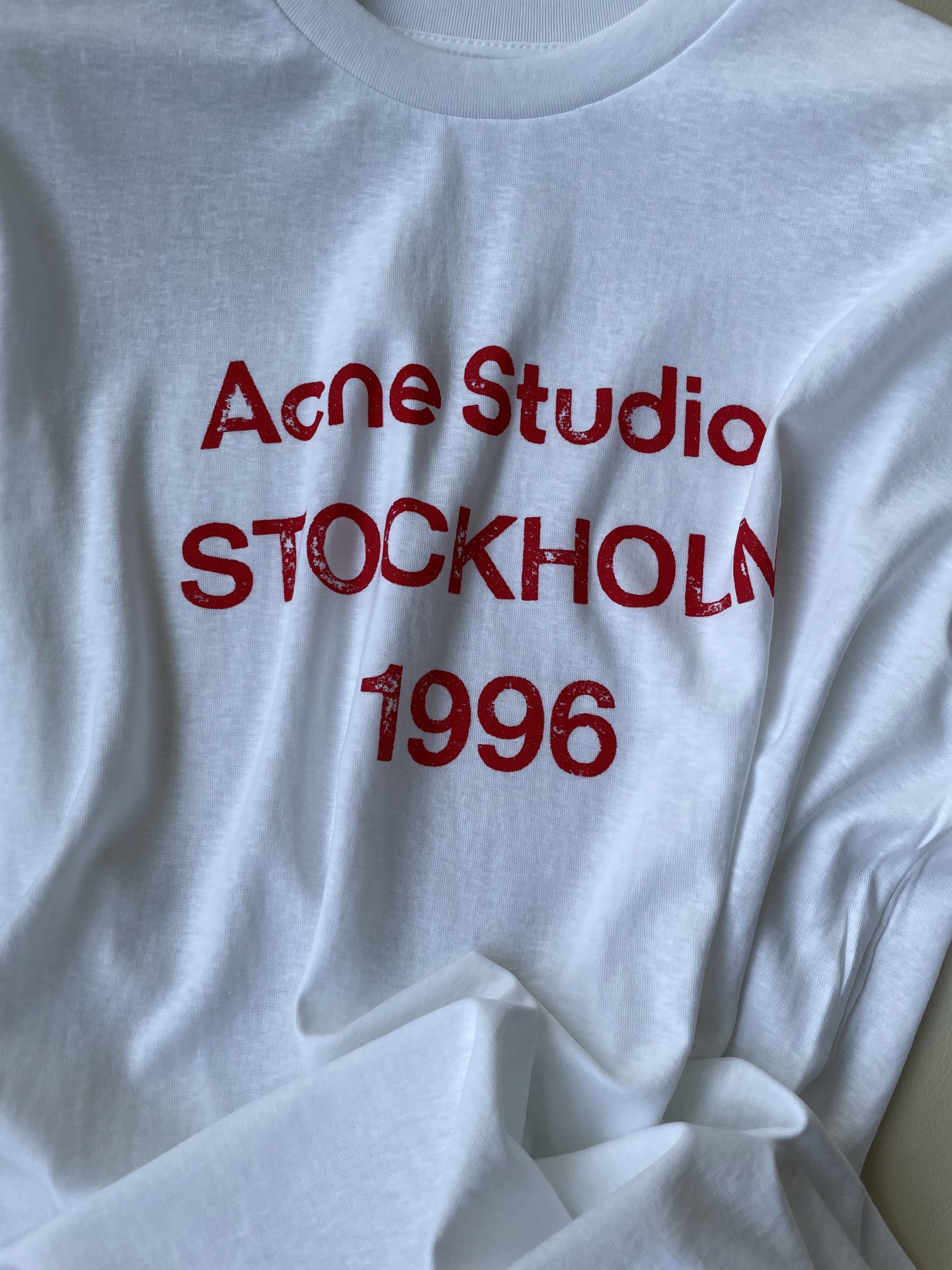 “Vintage Red Letter Print Female Suit by Acne 24FW, Oversize Pure Cotton, Shoulder Perched Design” - 图片 4
