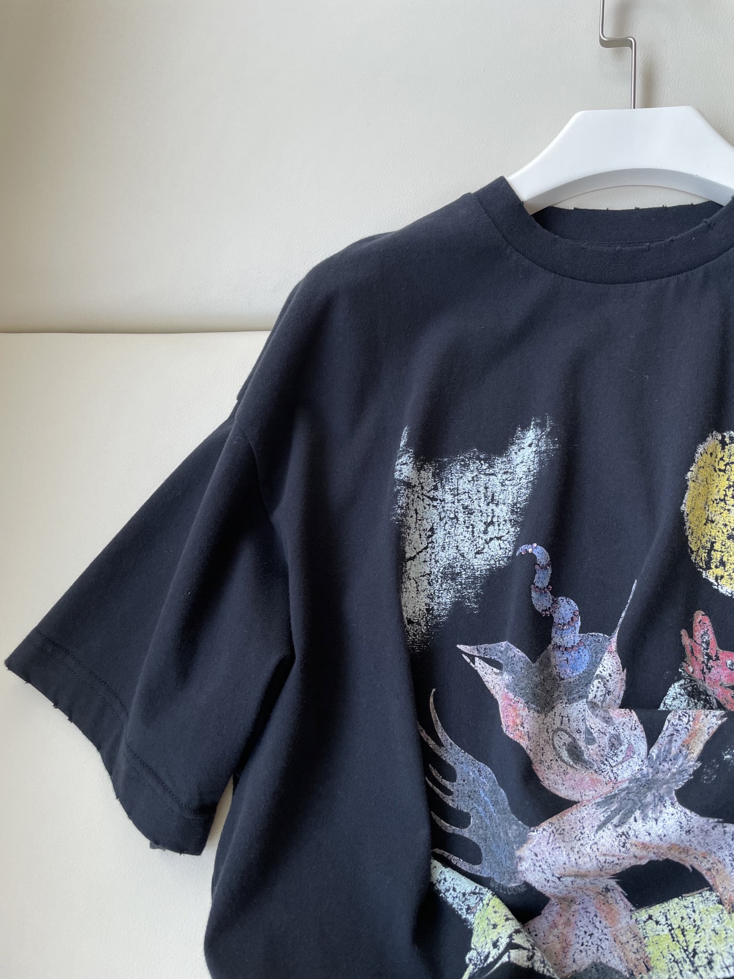 2025 We11done New T-shirt: Hardcore Female Suit with Small Monster Images - 图片 4