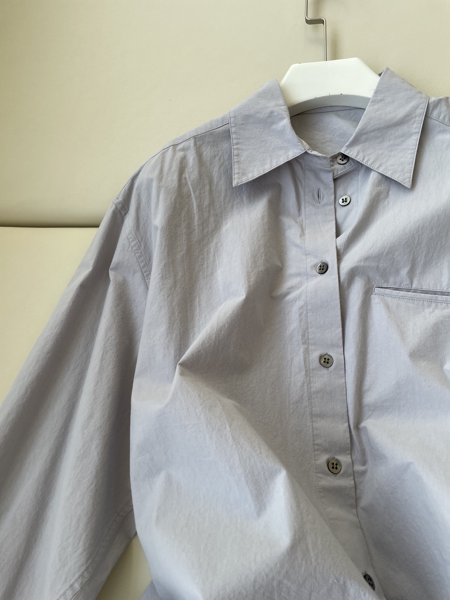 High-quality JiLSander-style women’s shirts with unique Japanese fabric and handcrafted details. - 图片 4