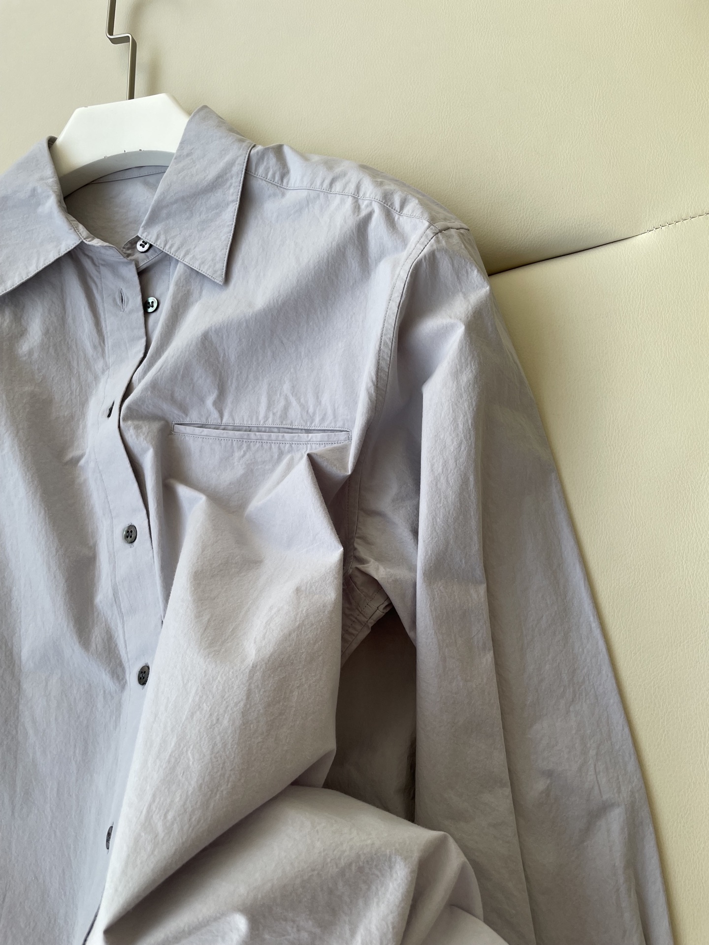 High-quality JiLSander-style women’s shirts with unique Japanese fabric and handcrafted details. - 图片 3