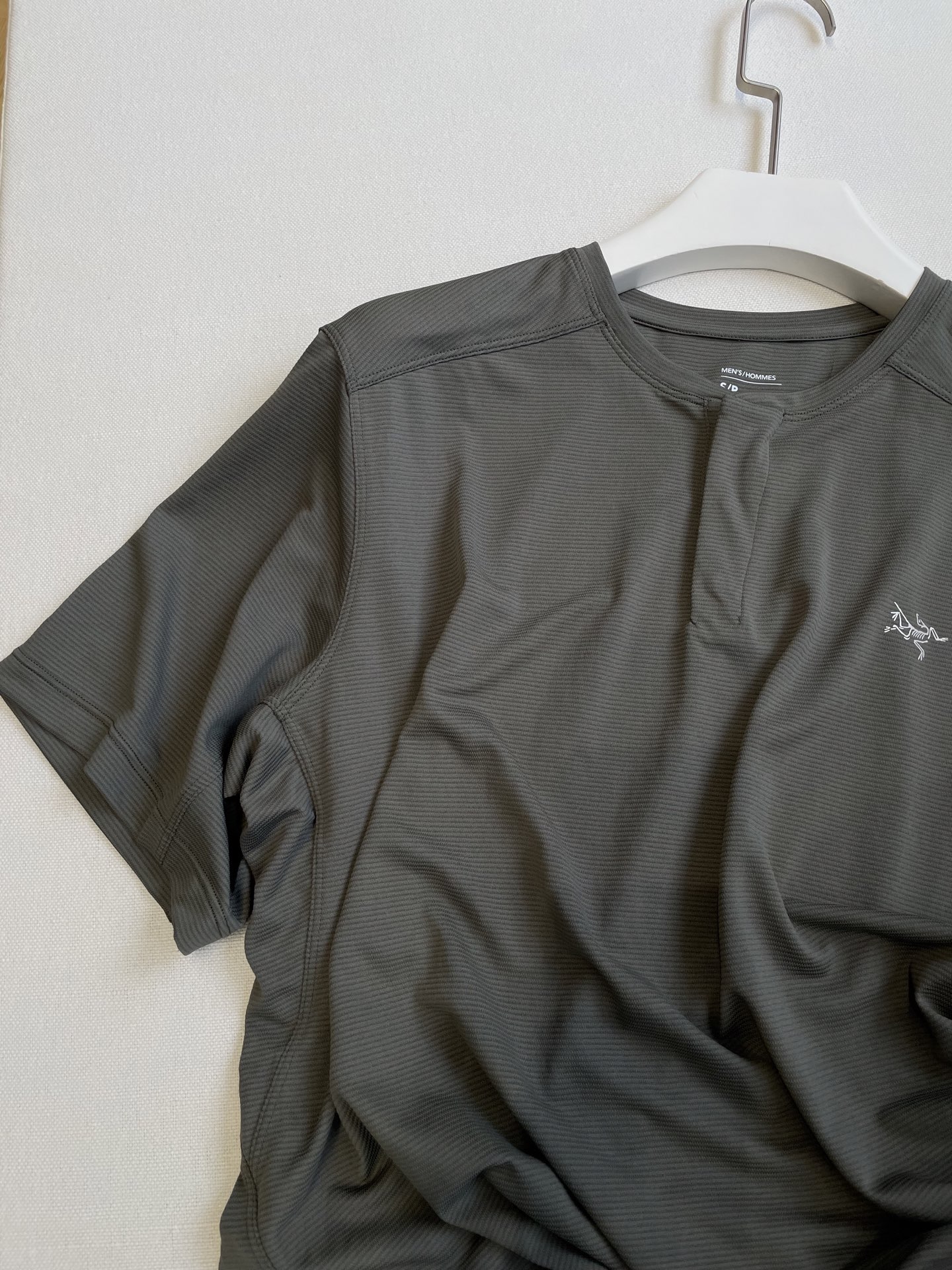 ARC’TERYX Kadem Short-Sleeve Shirt: Breathable & Quick-Dry for Summer Hikes - 图片 4