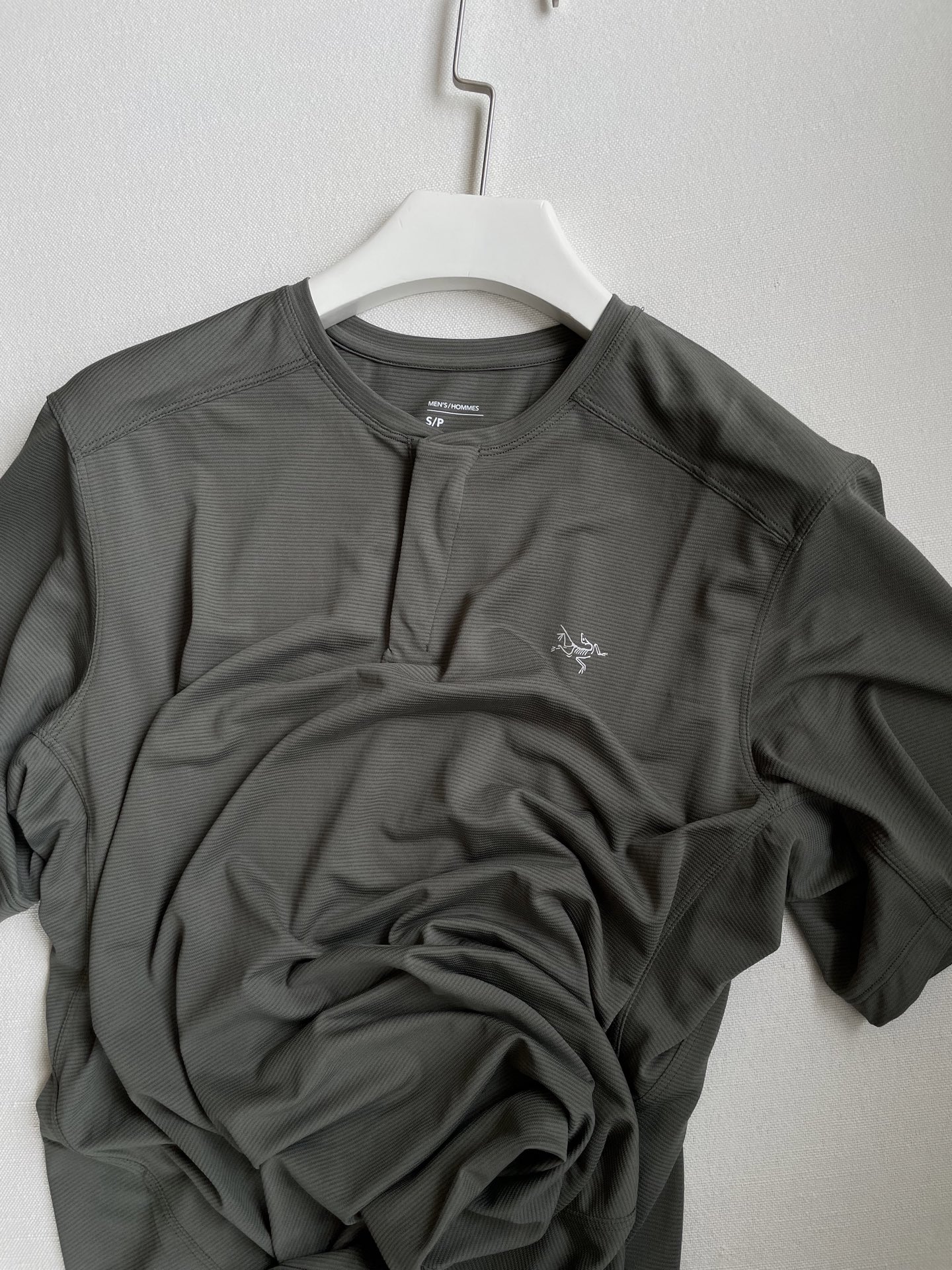 ARC’TERYX Kadem Short-Sleeve Shirt: Breathable & Quick-Dry for Summer Hikes - 图片 2