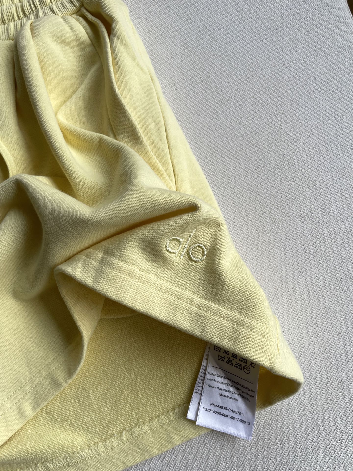 Summer Walk Suit with Single-Shoulder Sleeve Design, Comfortable and Stylish, Size SML - 图片 3