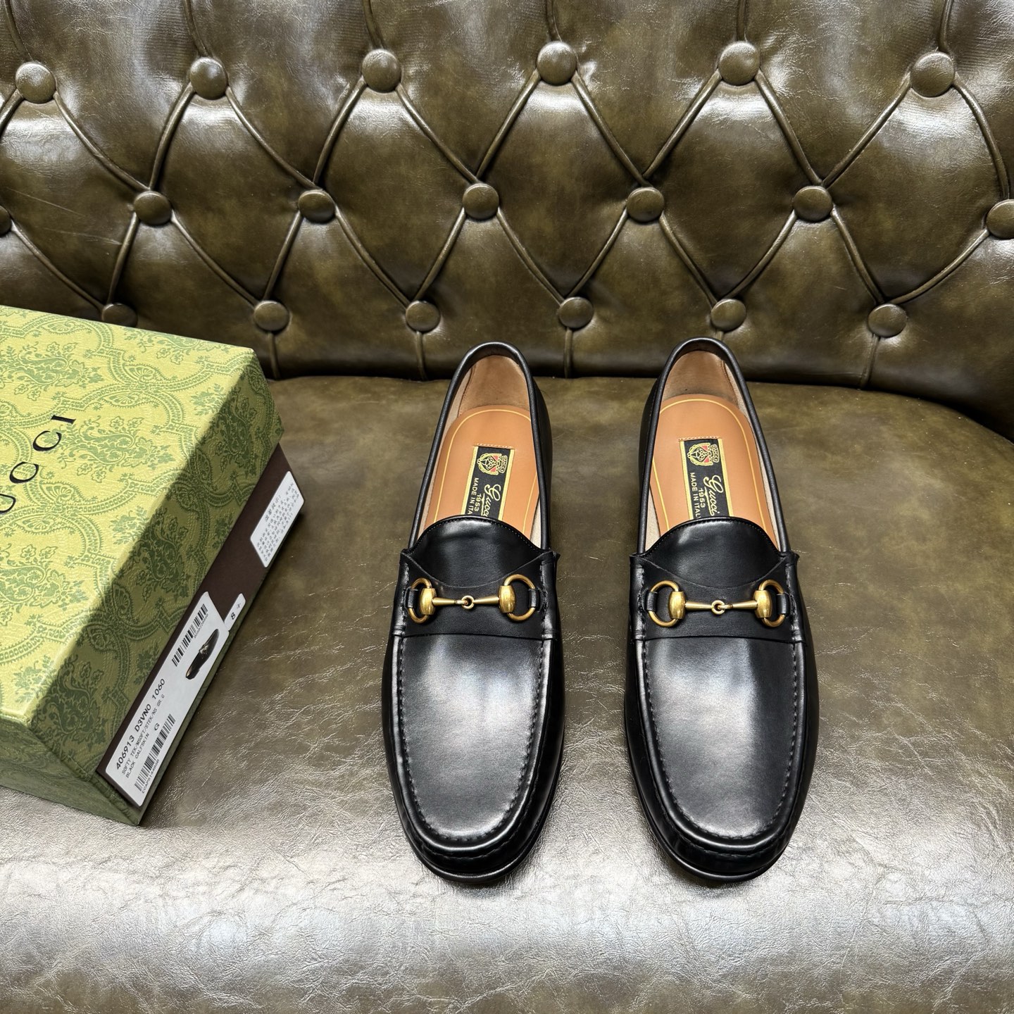 NO:704650,[Official black calf/lining] Original quality, GUCCI classic, fashionable retro simple style leather shoes, the upper is made of imported cowhide, fine and silky, double G metal decoration, official lining + cowhide insole, original Italian leather outsole, Goodyear craftsmanship, British style, the materials used are complex and exquisite in workmanship, real materials.  Size 39/40/41/42/43/44 (customized at 38.45.46.47) 47/,,gucci,gucci,cowhide,Leather soles19860909【官方黑色小牛/里布】原单品质,GUCCI古驰经典款,时尚复古简约风格皮鞋,鞋面采用进口牛皮,细腻丝滑,双G金属装饰,官方里布+鞋垫牛皮,原版意大利真皮大底,固特异工艺,英伦风格,用料做工复杂讲究,真材实料. 尺码39/40/41/42/43/44（38.45.46.47订做）47/,,gucci,gucci,cowhide,Leather soles,Men's shoes