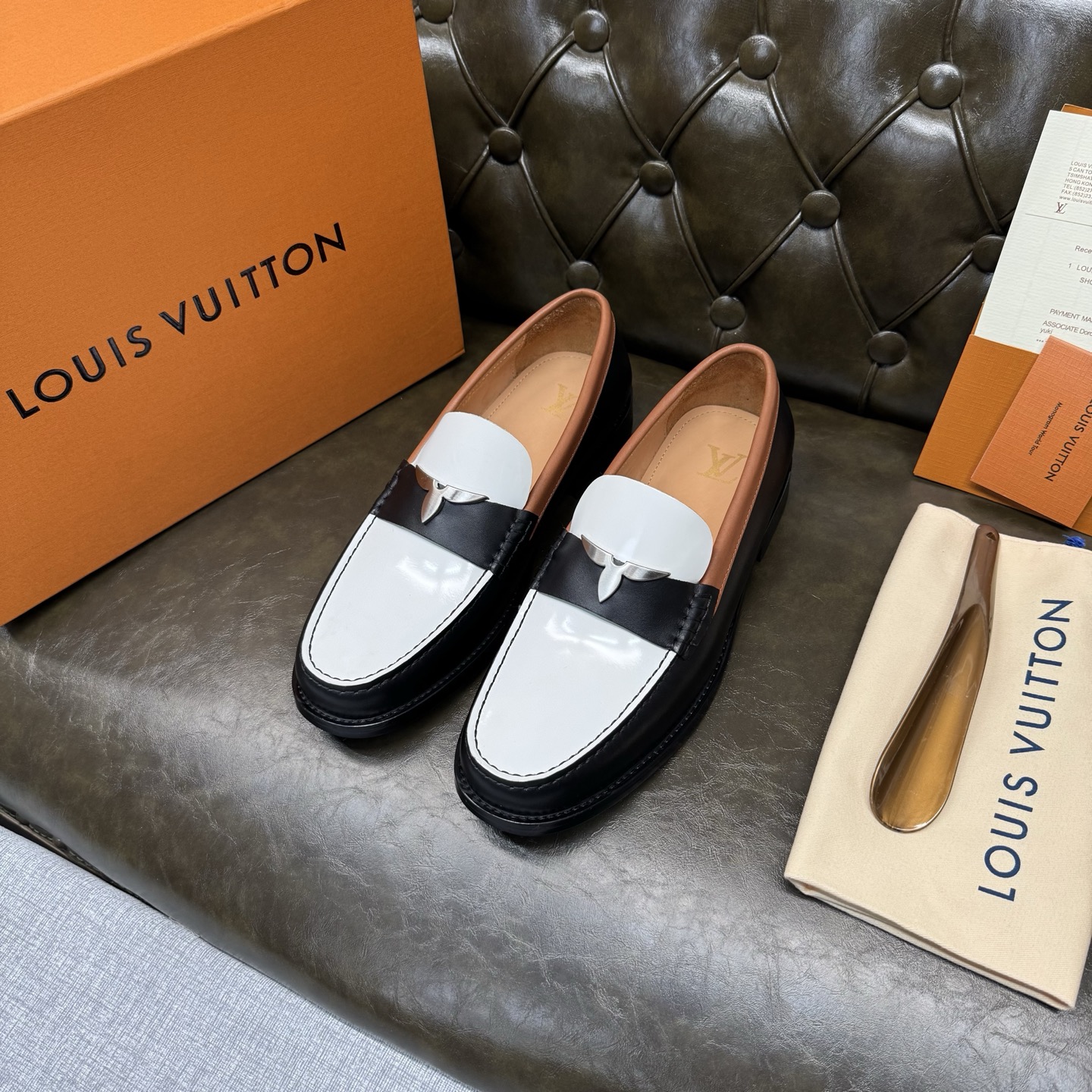 NO:782027,[Black calf with white open edge beads] LOUI* VUITTO* Louis Vuitton, classic leather outsole series. High version official website model, high-end and elegant, the upper is made of original imported calfskin from Italy, water-dyed cowhide lining, water-dyed cowhide feet, special original leather injection molding combination outsole, comfortable and non-slip. Size 39-44 (customized at 38.45.46.47), louis vuitton, louis  vuitton,cowhide,leather soles19860909【黑小牛配白开边珠】 LOUI* VUITTO* 路易威登,经典款真皮大底系列.高版本官网款,高端大气,鞋面采用原版意大利进口小牛皮,水染牛皮内里,水染牛皮垫脚,特供原版真皮注塑组合大底,舒适防滑.码数39-44（38.45.46.47定做）,,louis vuitton,louis vuitton,cowhide,Leather soles,Men's shoes