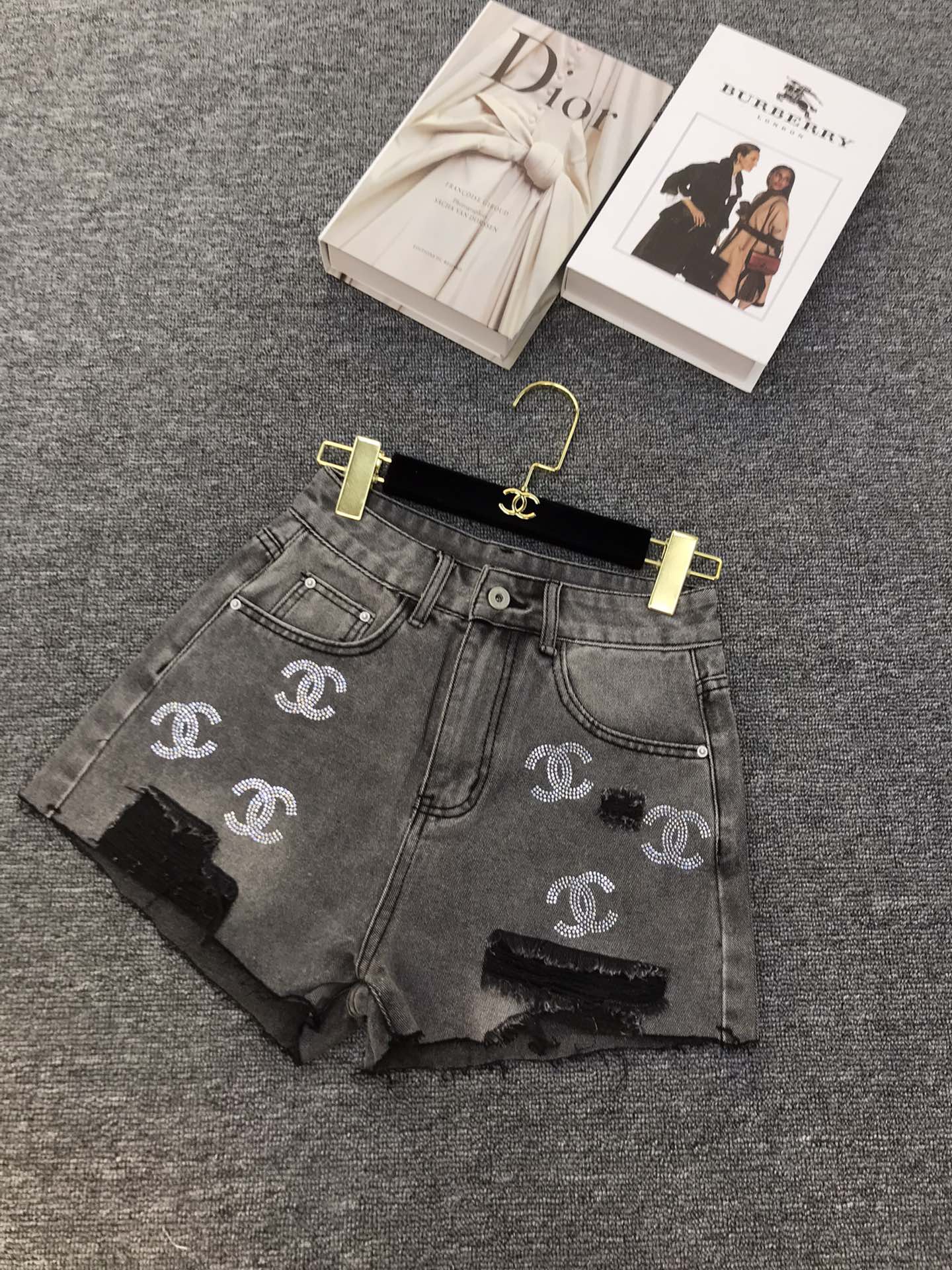 De premier plan Chanel Vêtements Jeans Shorts