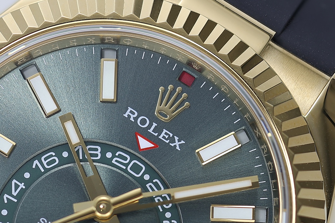 Rolex Sky-Dweller Gold Green Dial Black Rubber Strap Men's Watch 42 mm 6 i1749623641 2356 3