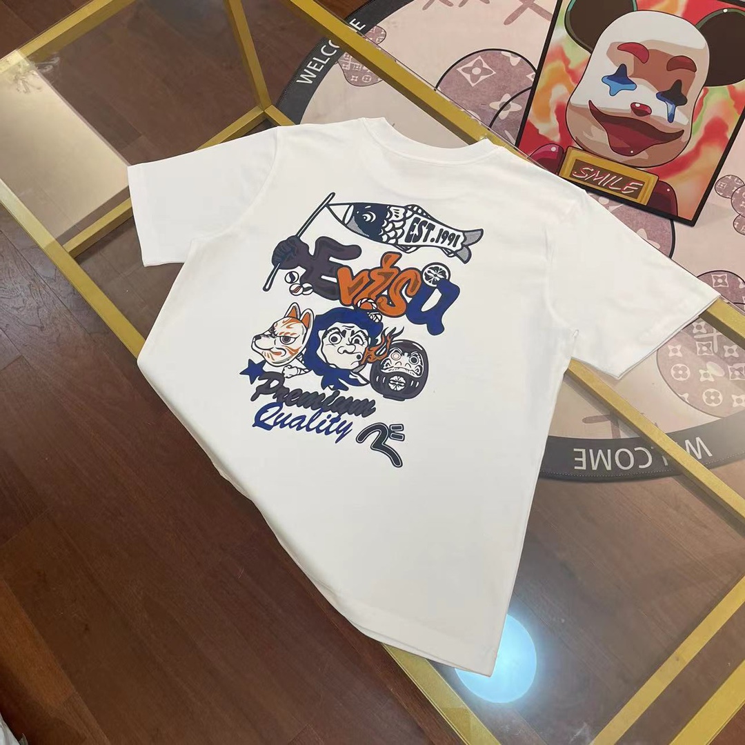 EVISU福神2024新款男士字母1991狗头锦鲤短袖 颜色：白 尺码：S-XXL S码 肩宽44 胸围96 衣长68 适合身材100-120斤 M码 肩宽46 胸围102 衣长70 适合身材120-140斤 L码 肩宽48 胸围108 …
