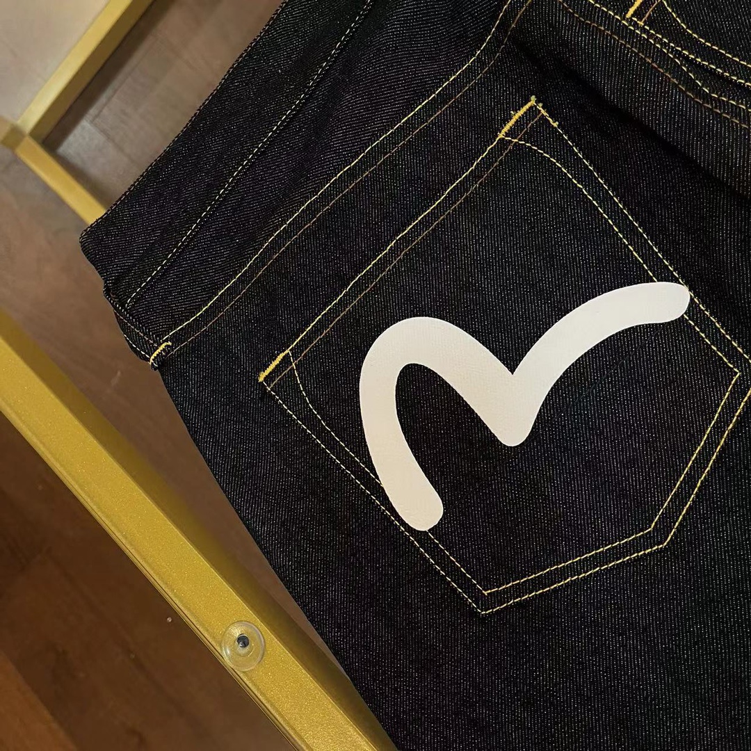 Evisu’s 2024 Summer Men’s Jeans Collection: Playful Tuxedo-Inspired Designs, Code Range 30-38 - 图片 6