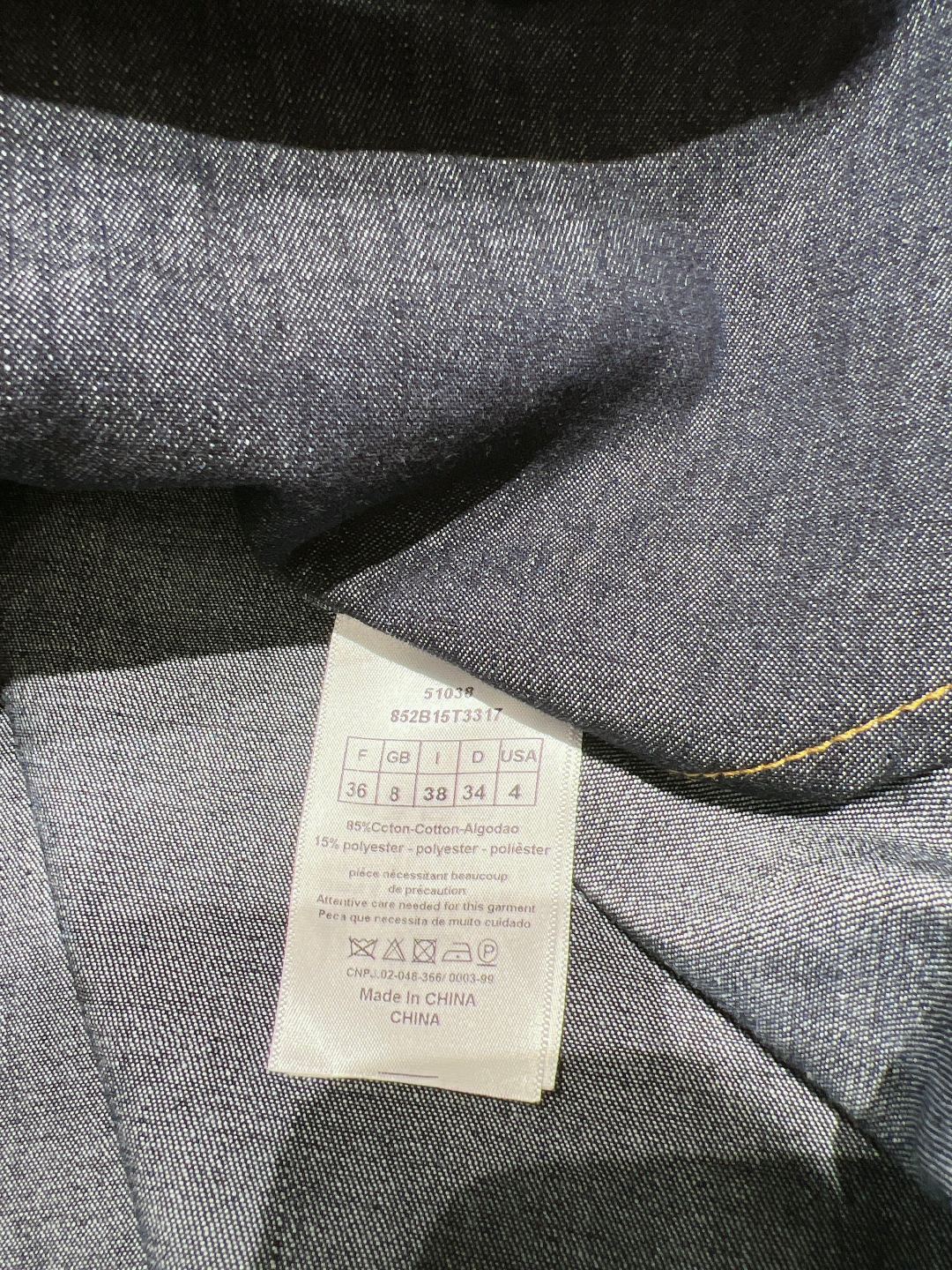 “Gray Blue-Water-Washed Cowboy Cut Women’s Suit with Wide Waistline and Metal Buttons – New Collection” - 图片 8