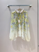456400 Confezione da assemblaggio da donna di alta qualità Z*I*M*M Nuovo stile 🆕❤️... top con maniche a lanterna allacciato top con stampa floreale giardino di agrumi, taglio ampio, impreziosito da dettagli floreali tagliati al laser 3D lungo il scollo e estremità della cravatta, progettati con maniche lunghe, polsini elasticizzati e dettagli arricciati nel complesso, che ne evidenziano il temperamento leggero e agile. Numero di codice: SMLXL 1 456400 Confezione da assemblaggio da donna di alta qualità Z*I*M*M Nuovo stile 🆕❤️… top con maniche a lanterna allacciato top con stampa floreale giardino di agrumi, taglio ampio, impreziosito da dettagli floreali tagliati al laser 3D lungo il scollo e estremità della cravatta, progettati con maniche lunghe, polsini elasticizzati e dettagli arricciati nel complesso, che ne evidenziano il temperamento leggero e agile. Numero di codice: SMLXL