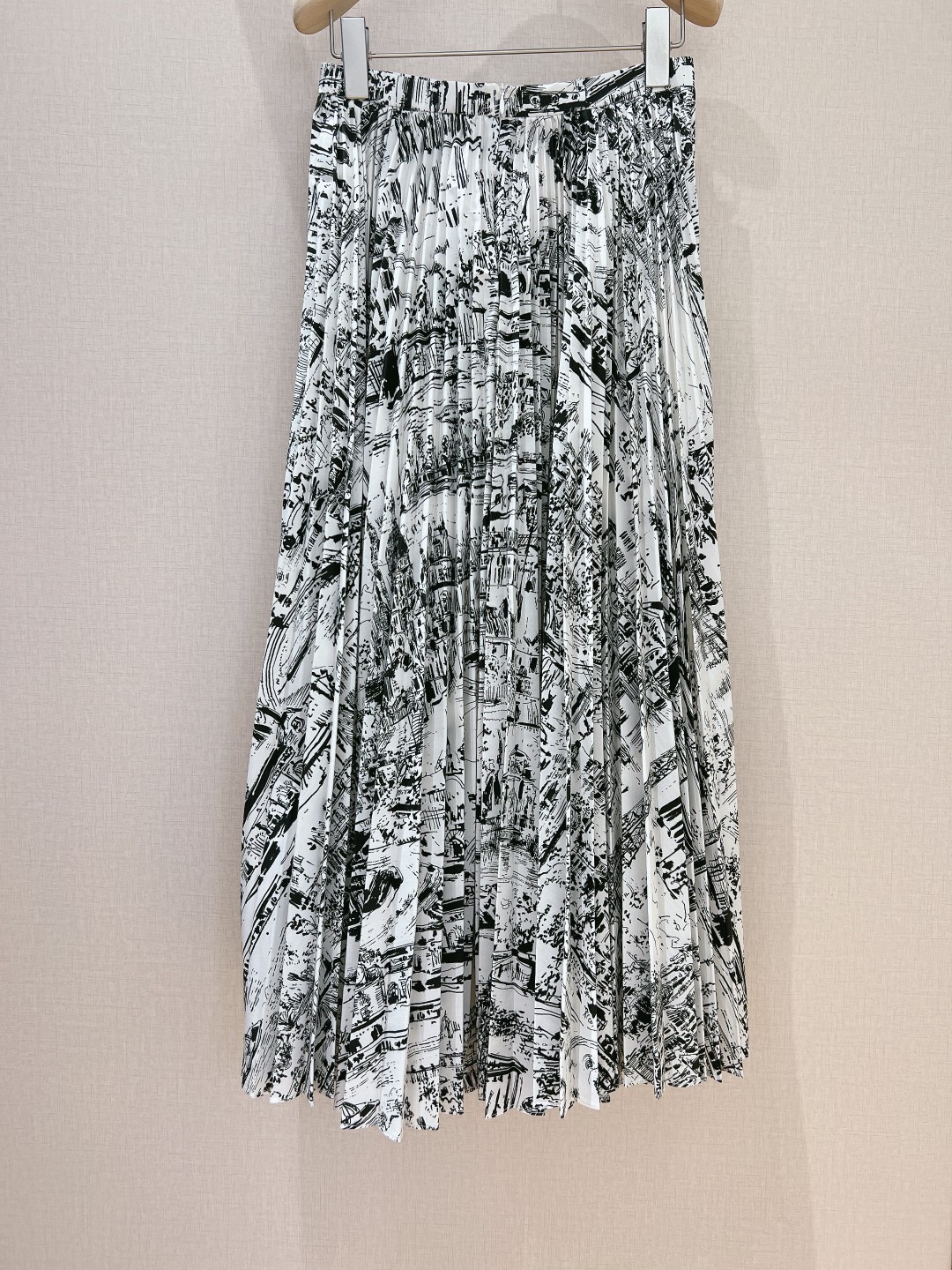 Paris-Inspired High-Quality Women’s Clothes with Unique Style and Monographs - 图片 6