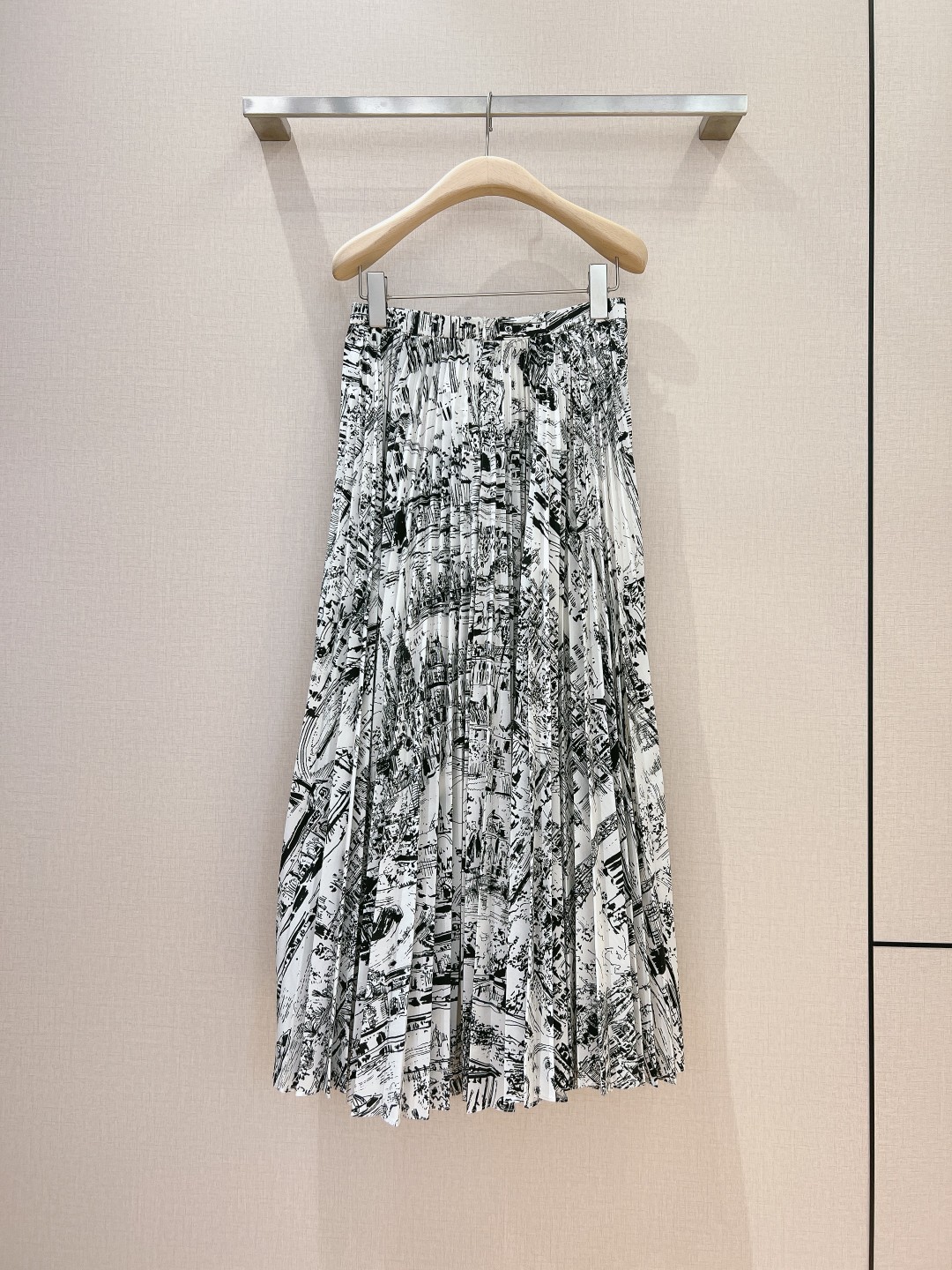 Paris-Inspired High-Quality Women’s Clothes with Unique Style and Monographs - 图片 4