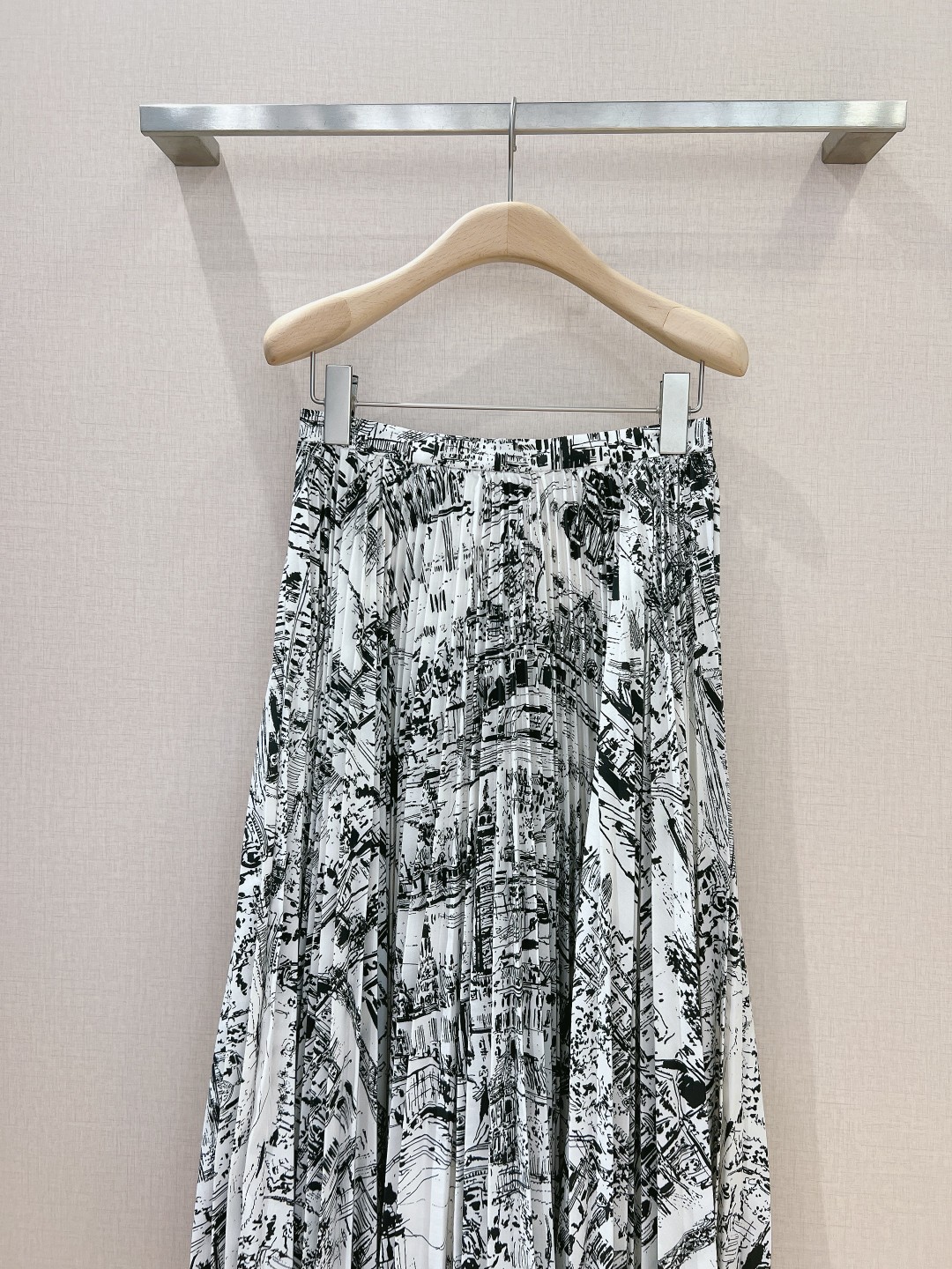 Paris-Inspired High-Quality Women’s Clothes with Unique Style and Monographs - 图片 2