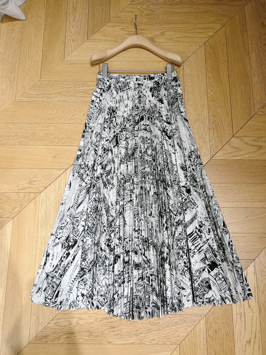 Paris-Inspired High-Quality Women’s Clothes with Unique Style and Monographs - 图片 8