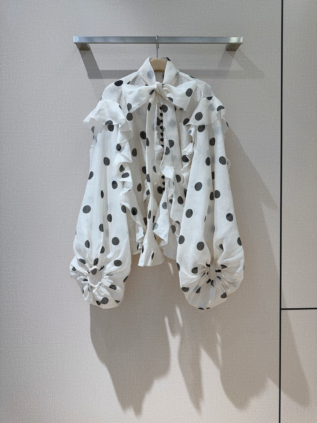 ZIMMERMANN 25-Year-Old Fresh Product Single-Rate Female Suit with Exclusive Design Details