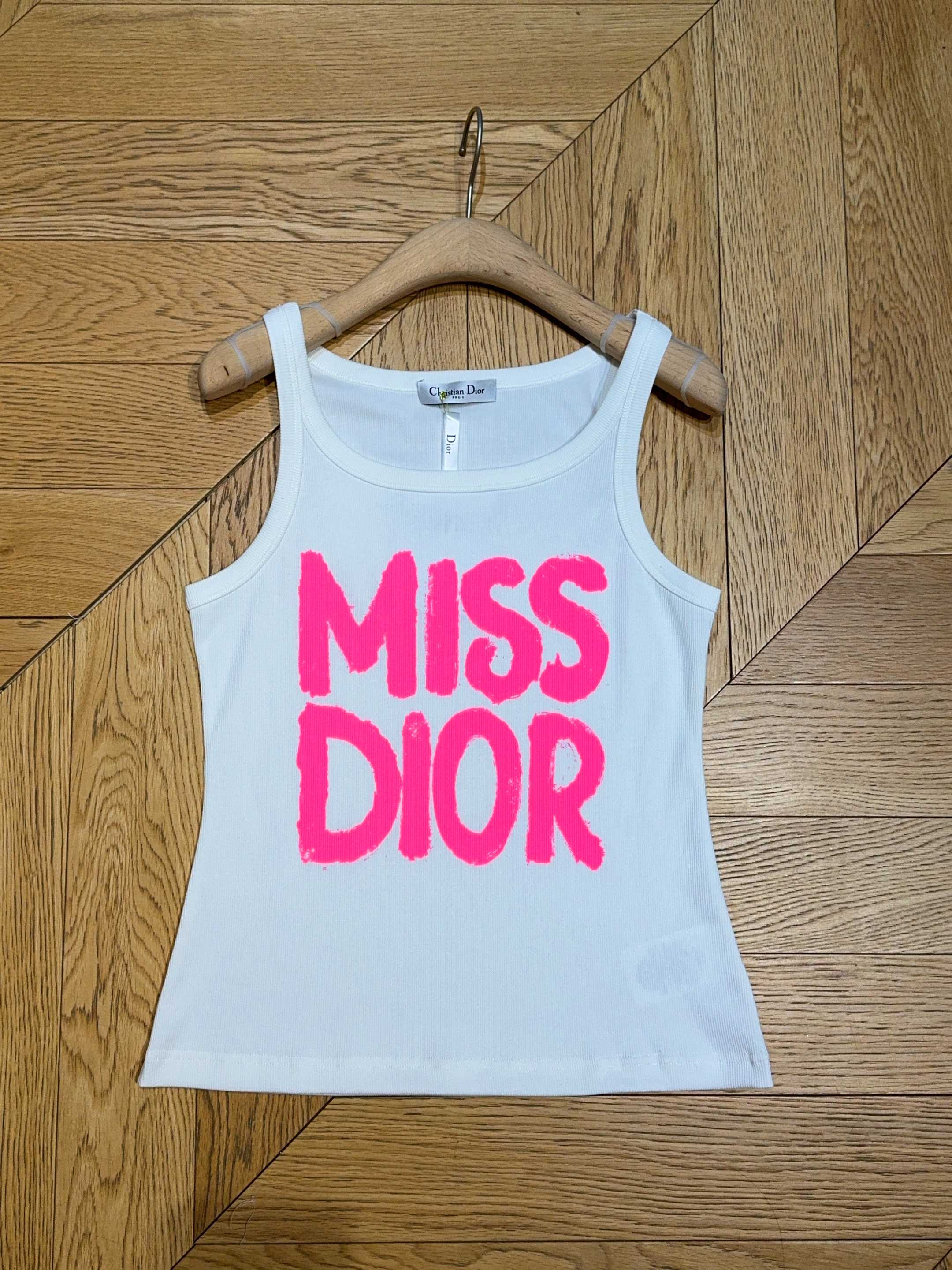 “Miss Dio Series: Stylish Female Vest Suit for Summer Travel – Sizes L XL Available” - 图片 8