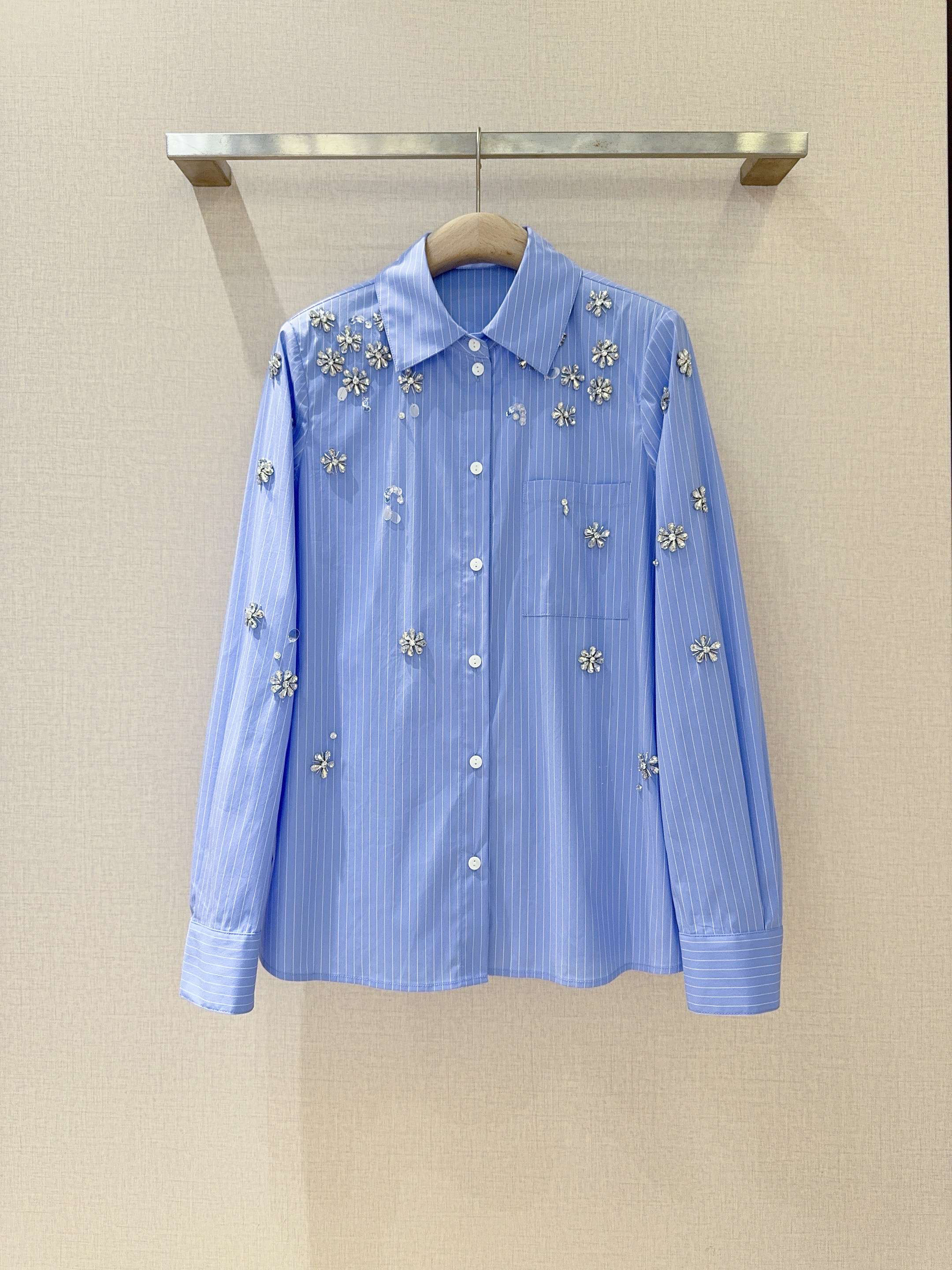 Cinq à Sept Blauw Gestreept Bloemen Parelmoer Katoenen Blouse - Elegant & Comfortabel